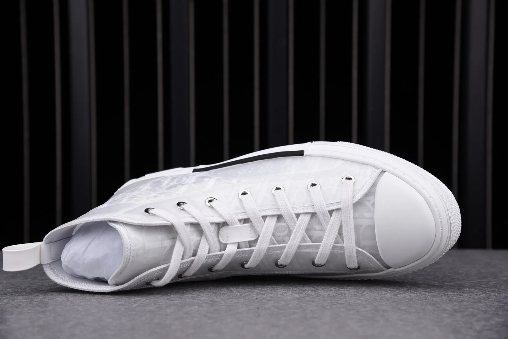 D1or B23 High 'Oblique White'