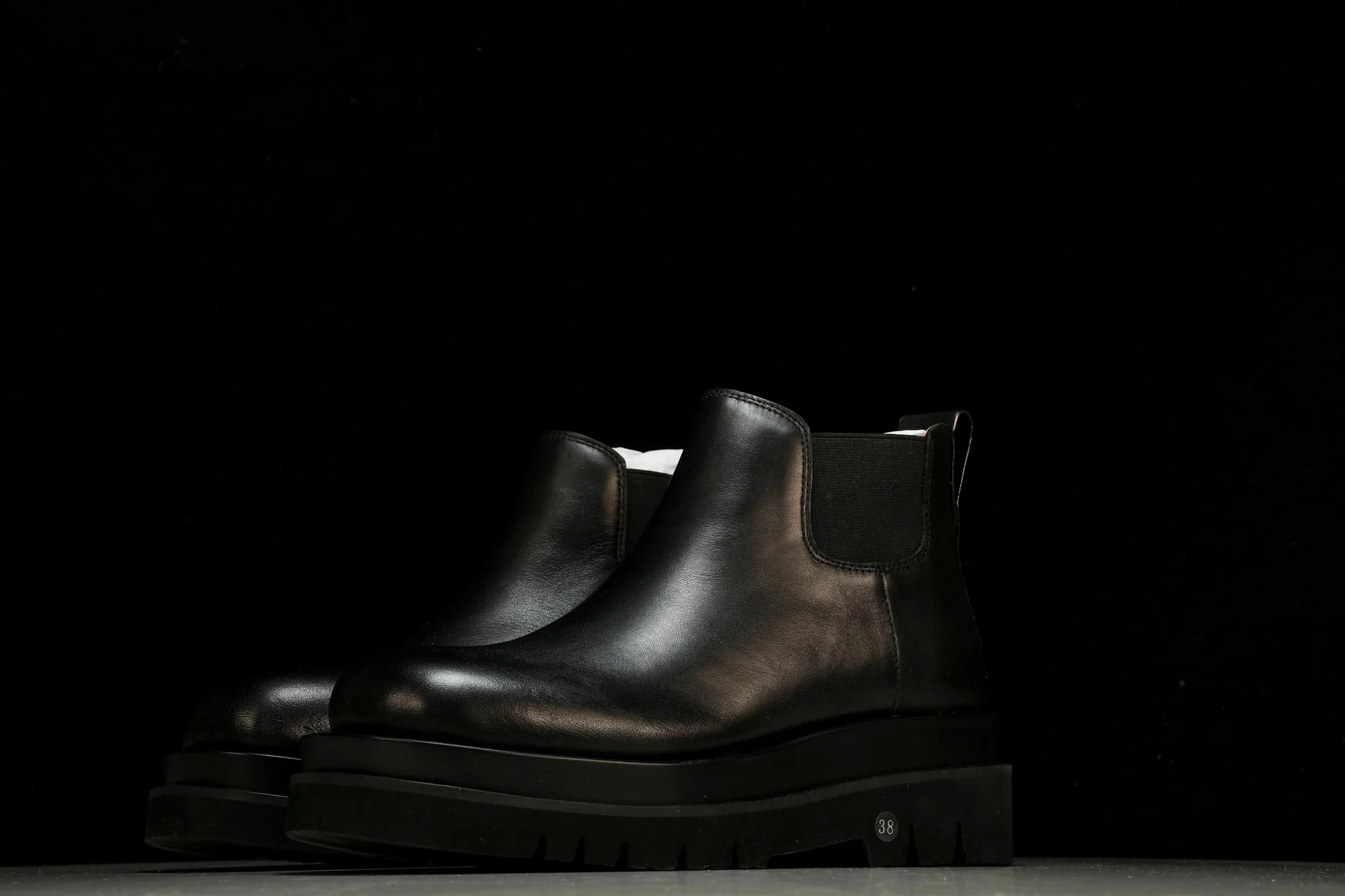 Вottega Veneta Lug Ankle Chelsea Boots 'Black'