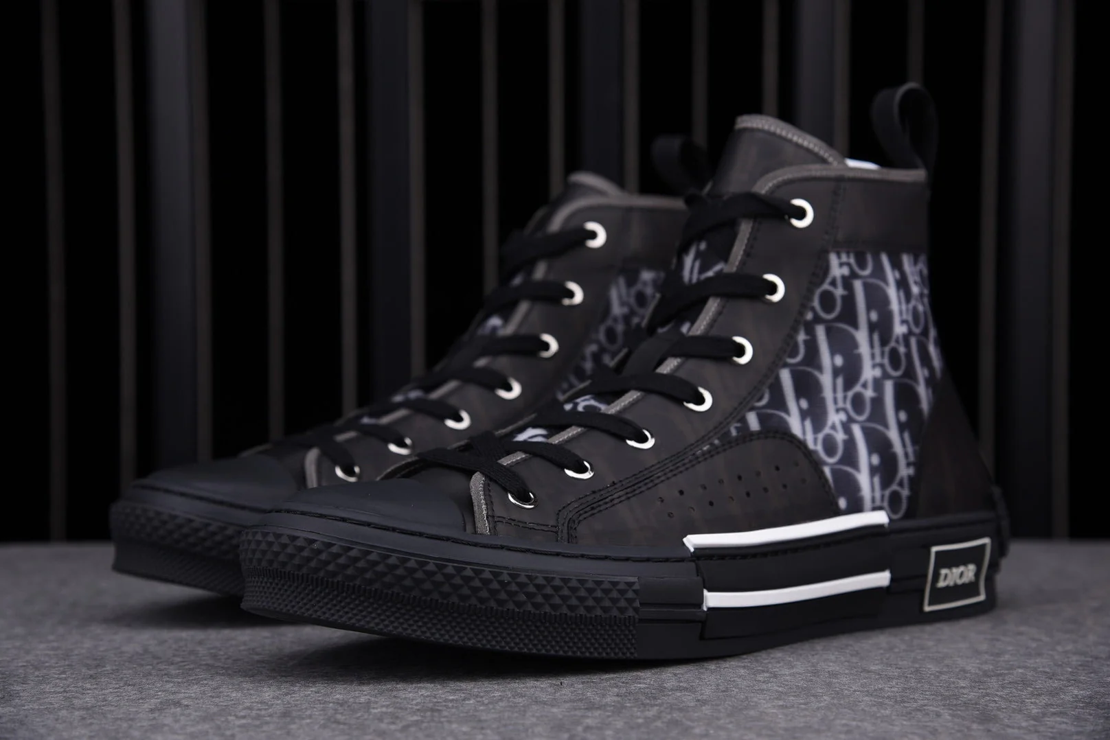 D1or B23 High 'Oblique Black'