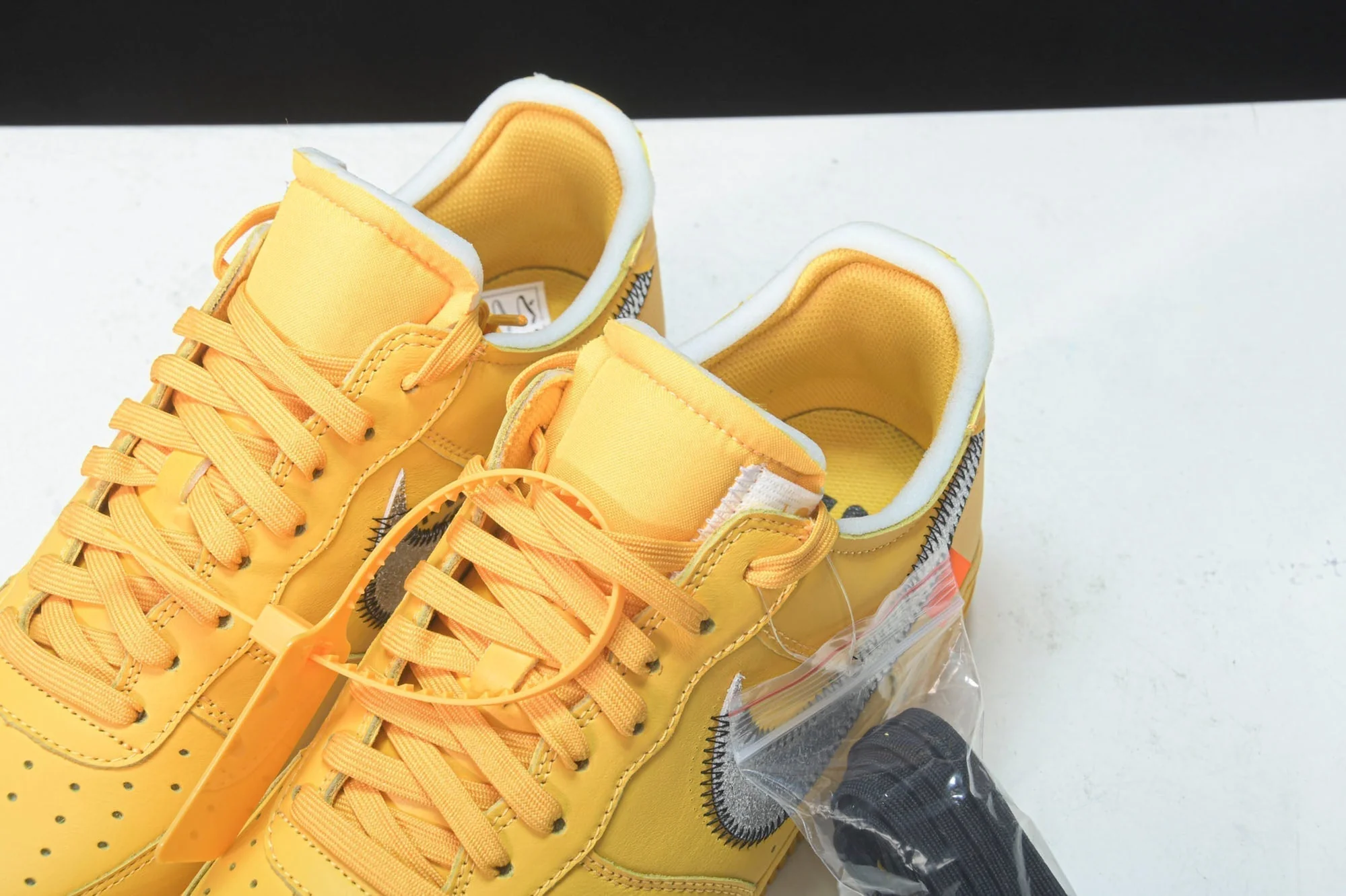 Off-White AF1 'University Gold'