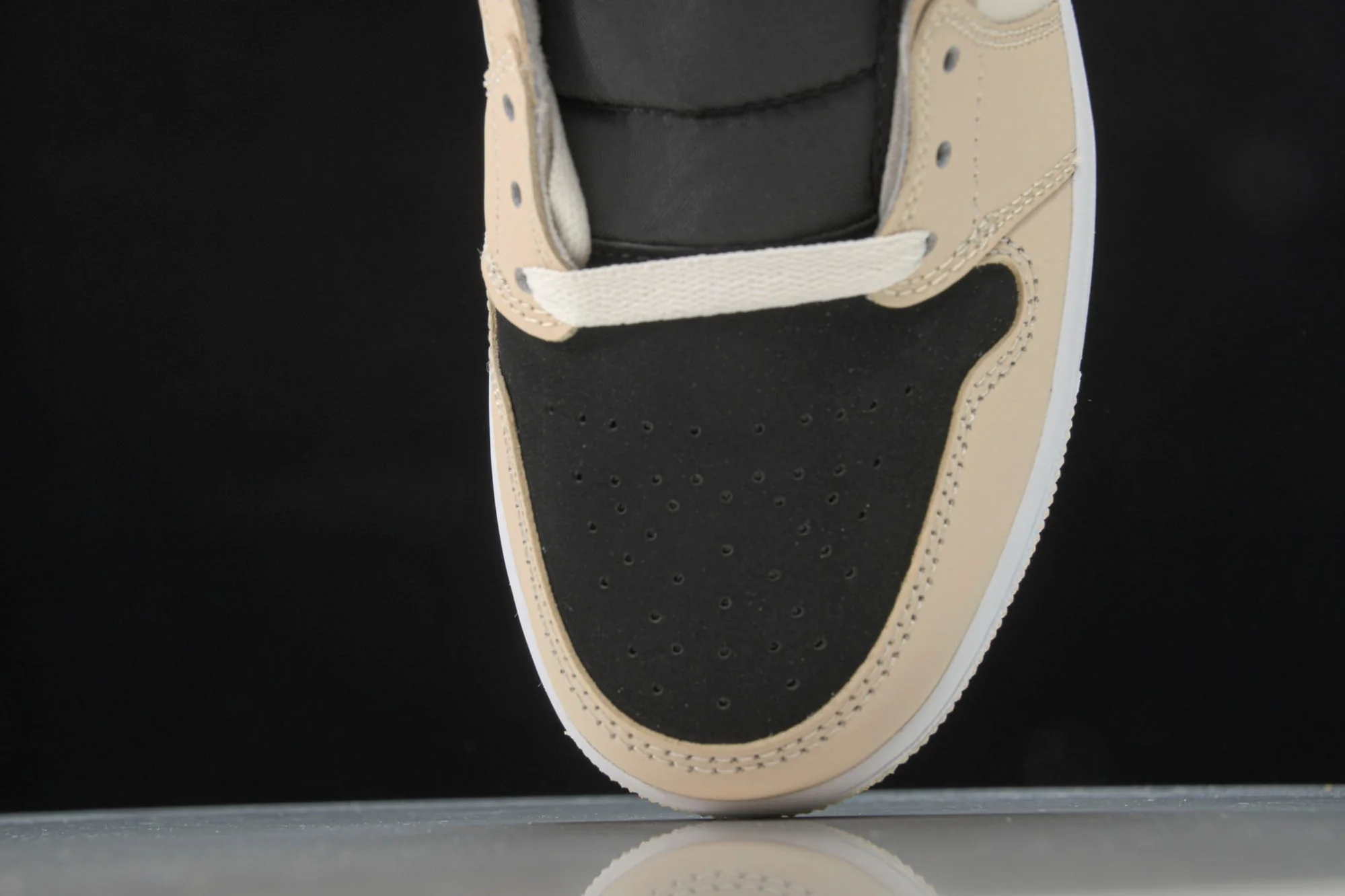 AJ1 Mid 'Barely Orange'