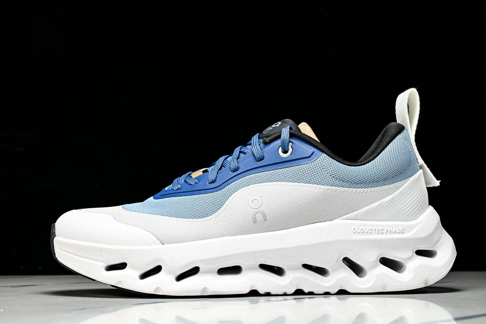 LOEWE × ON Cloudtilt 2.0 'Blue White'