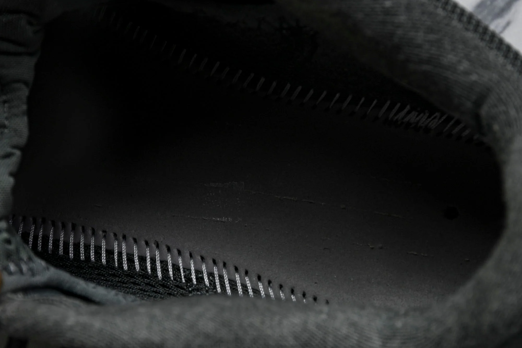 Kobe 5 'Fade to Black'