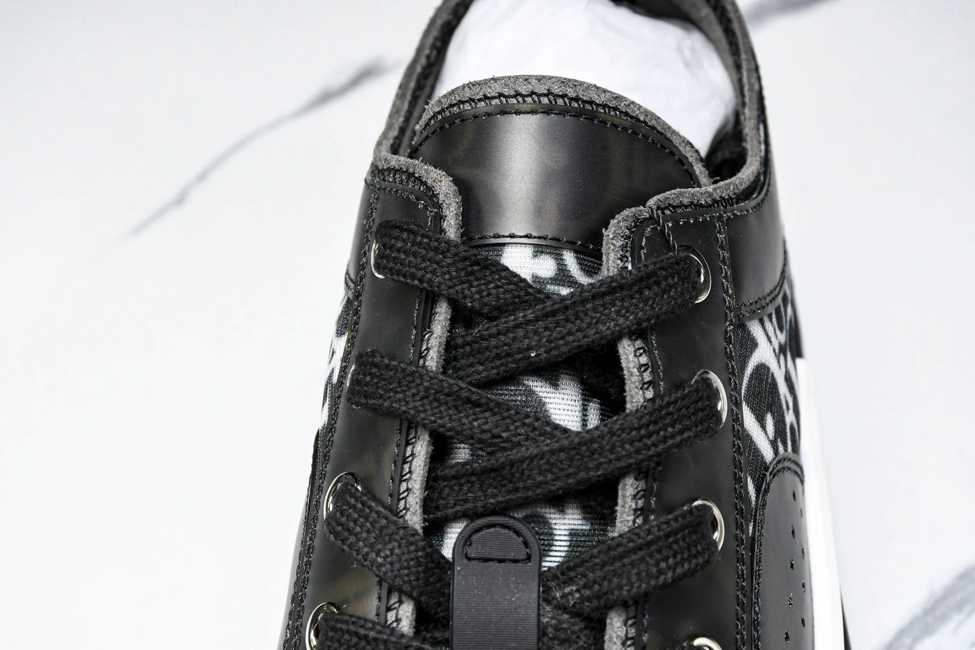 D1or B23 Low 'Oblique Black'