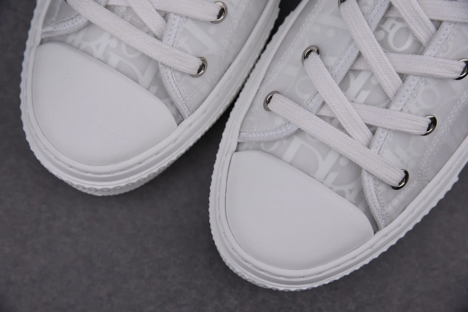 D1or B23 High 'Oblique White'