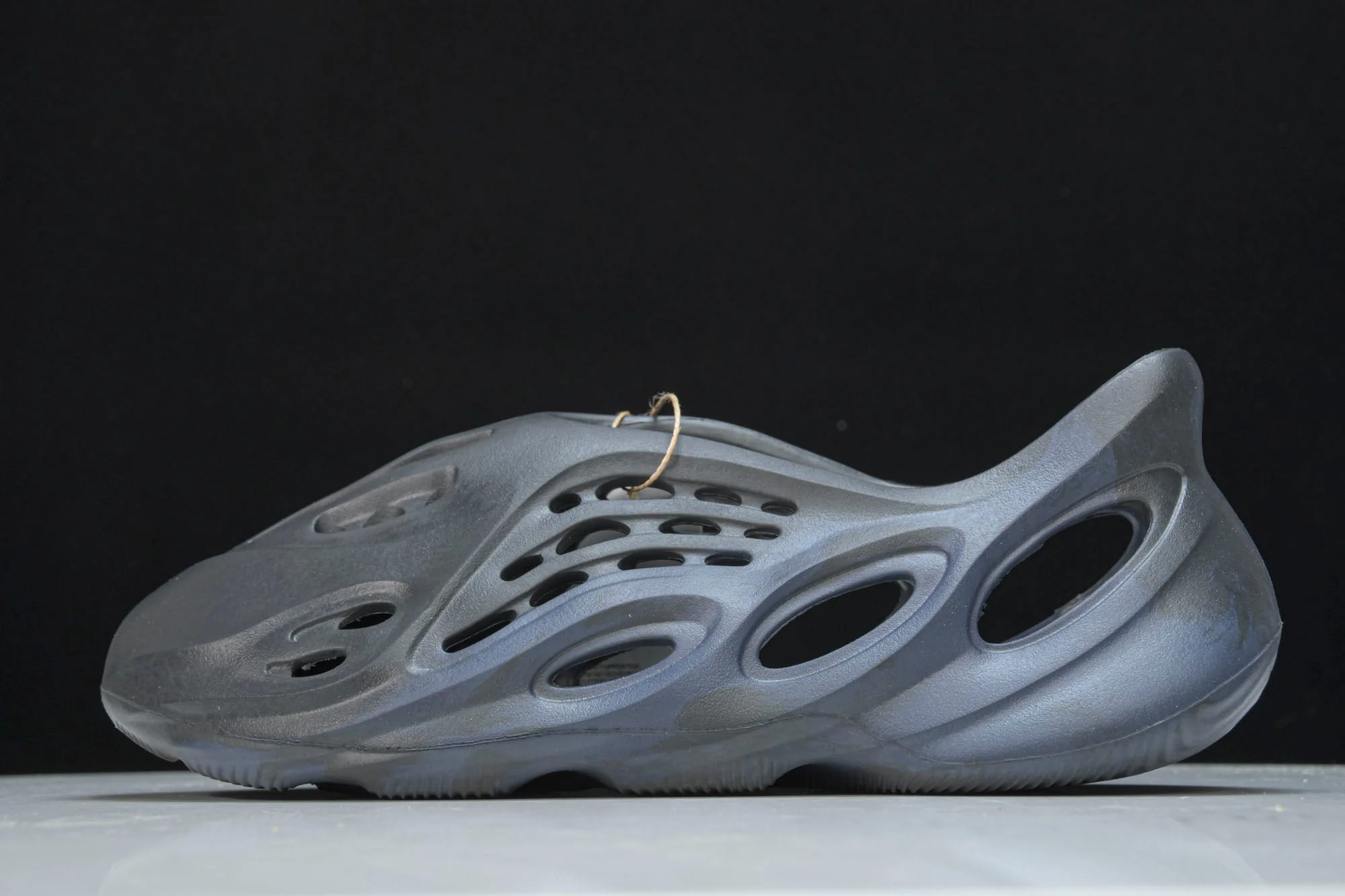 Yzy Foam RNNR 'Mineral Blue'