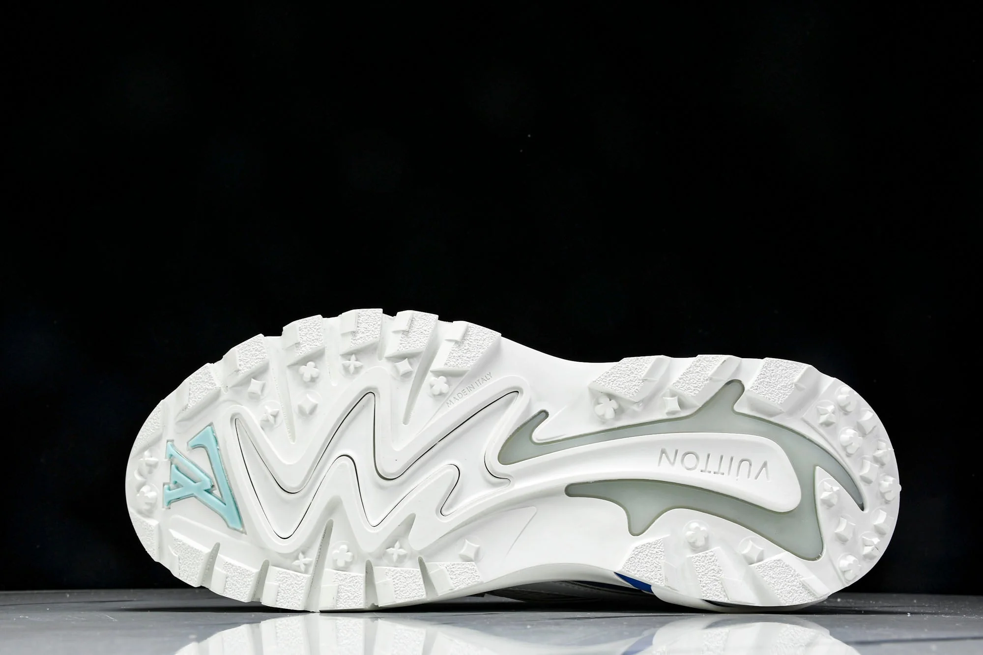 Louis Vuittоп Runner Tatic Sneaker 'White Blue'