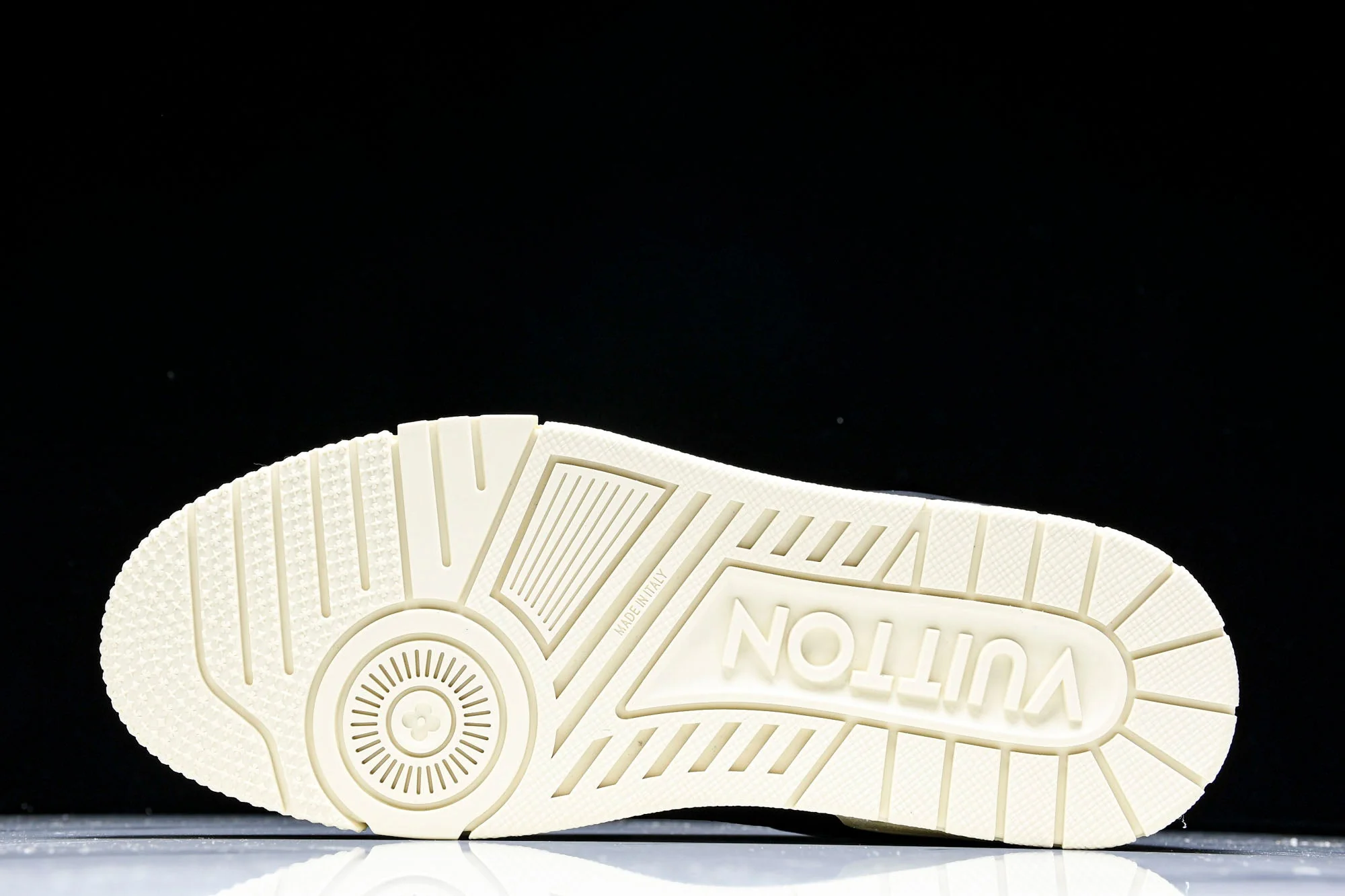 Louis Vuittоп Trainer Low 'Black'