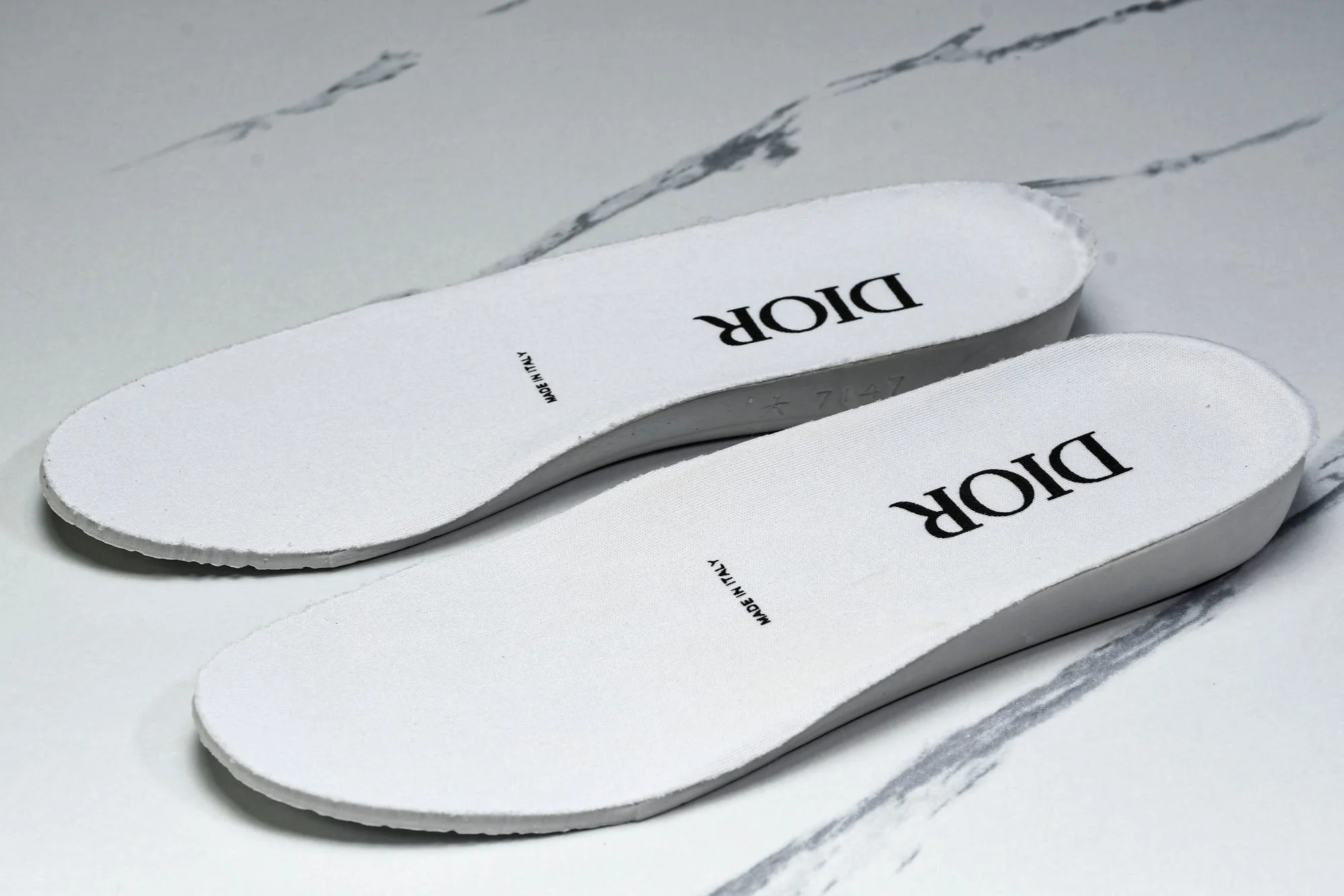 D1or B23 Low 'Oblique White'