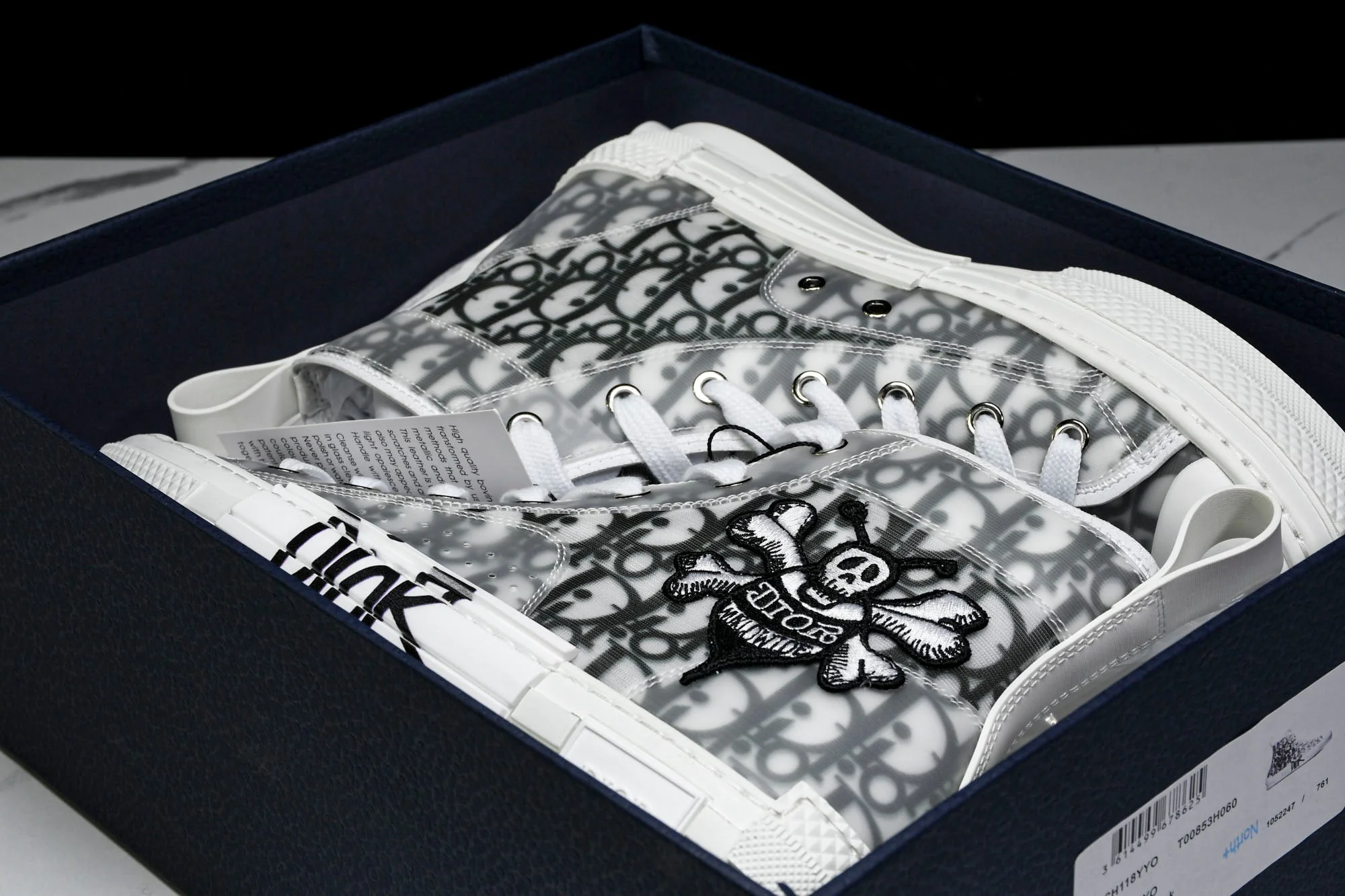 D1or B23 High x Shawn Stussy 'Bee Embroidery Patch'