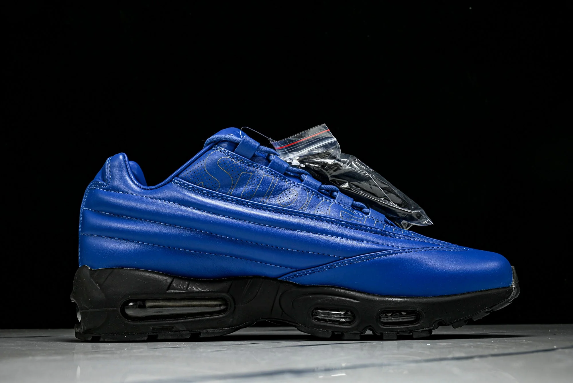 Supreme x AM95 Lux 'Hyper Cobalt'