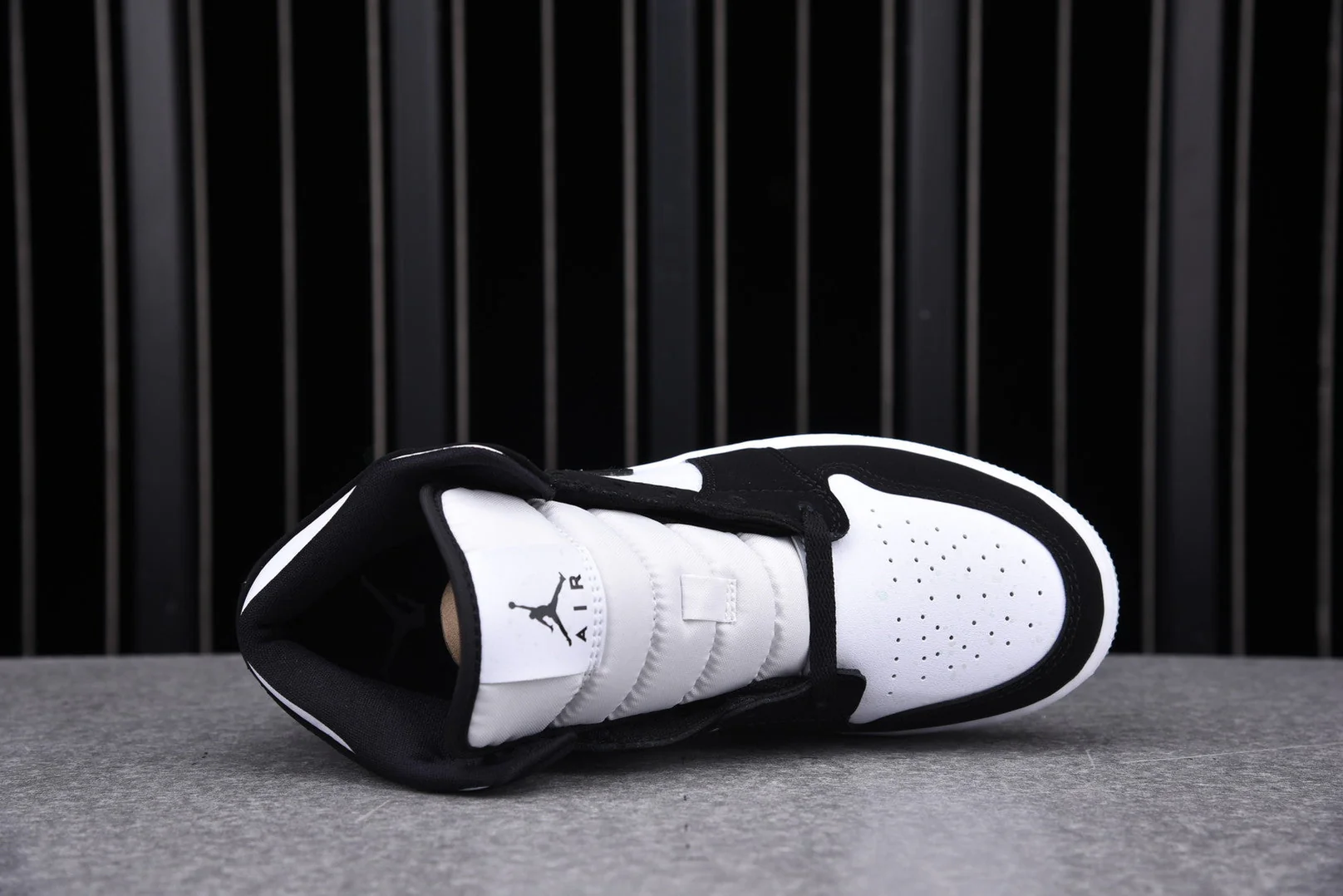 AJ1 Mid SE GS 'Glow in the Dark Panda'