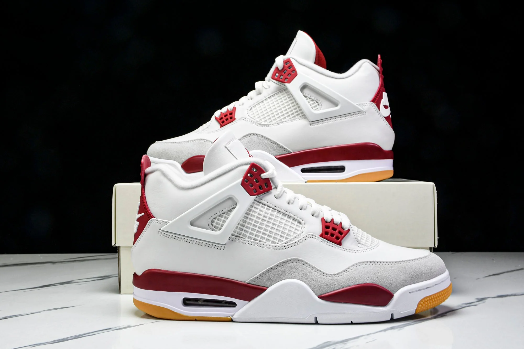 AJ4 Retro SB 'Varsity Red' (Friends & Family)