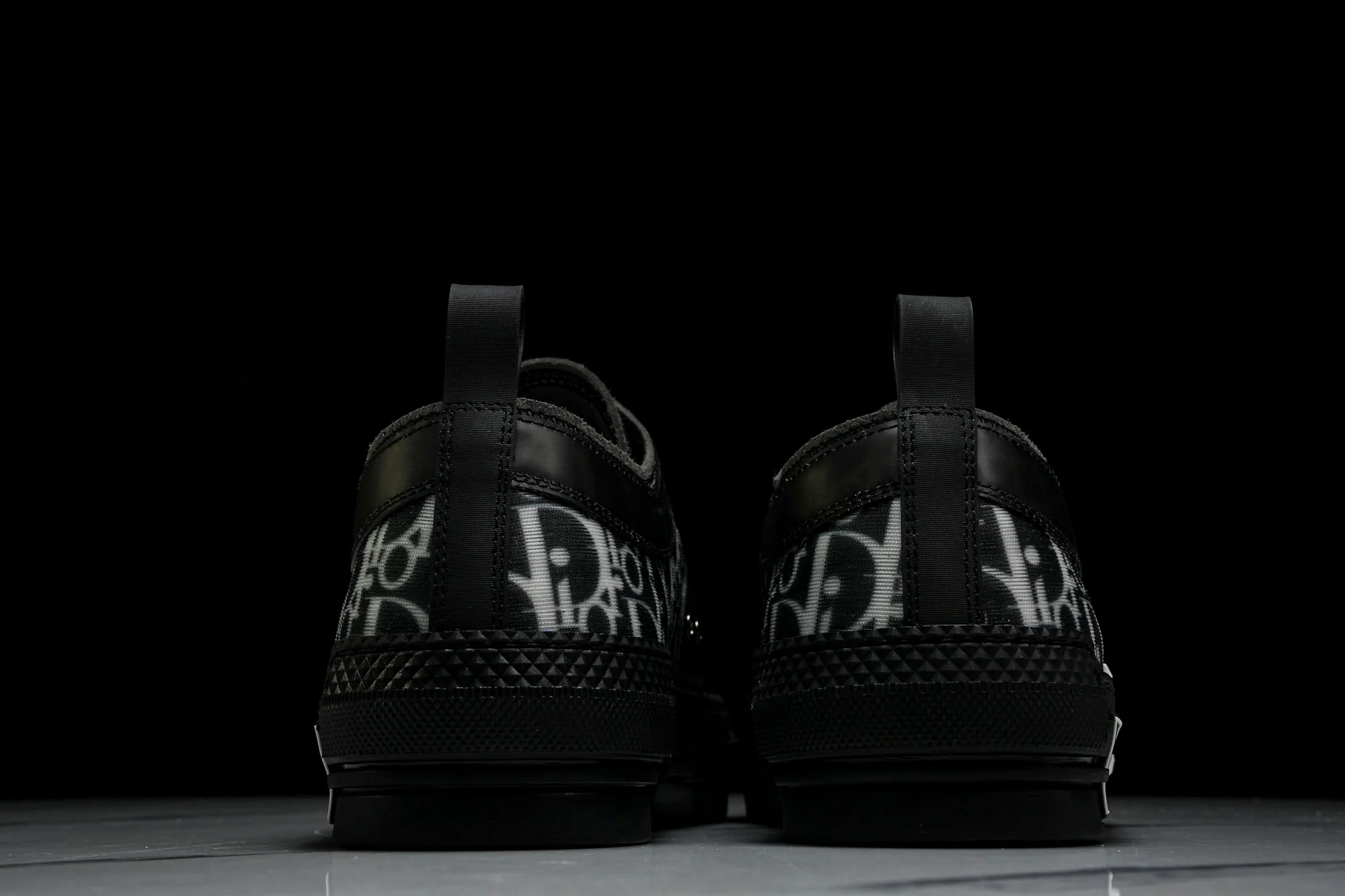 D1or B23 Low 'Oblique Black'