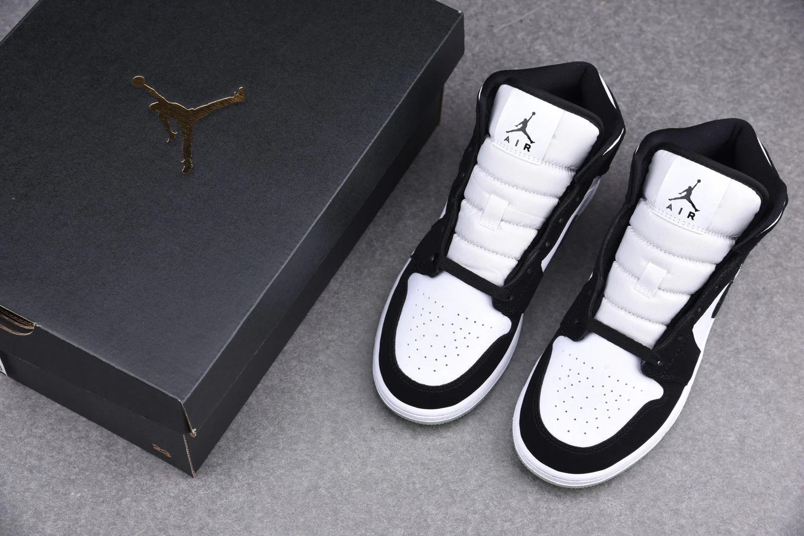 AJ1 Mid SE GS 'Glow in the Dark Panda'