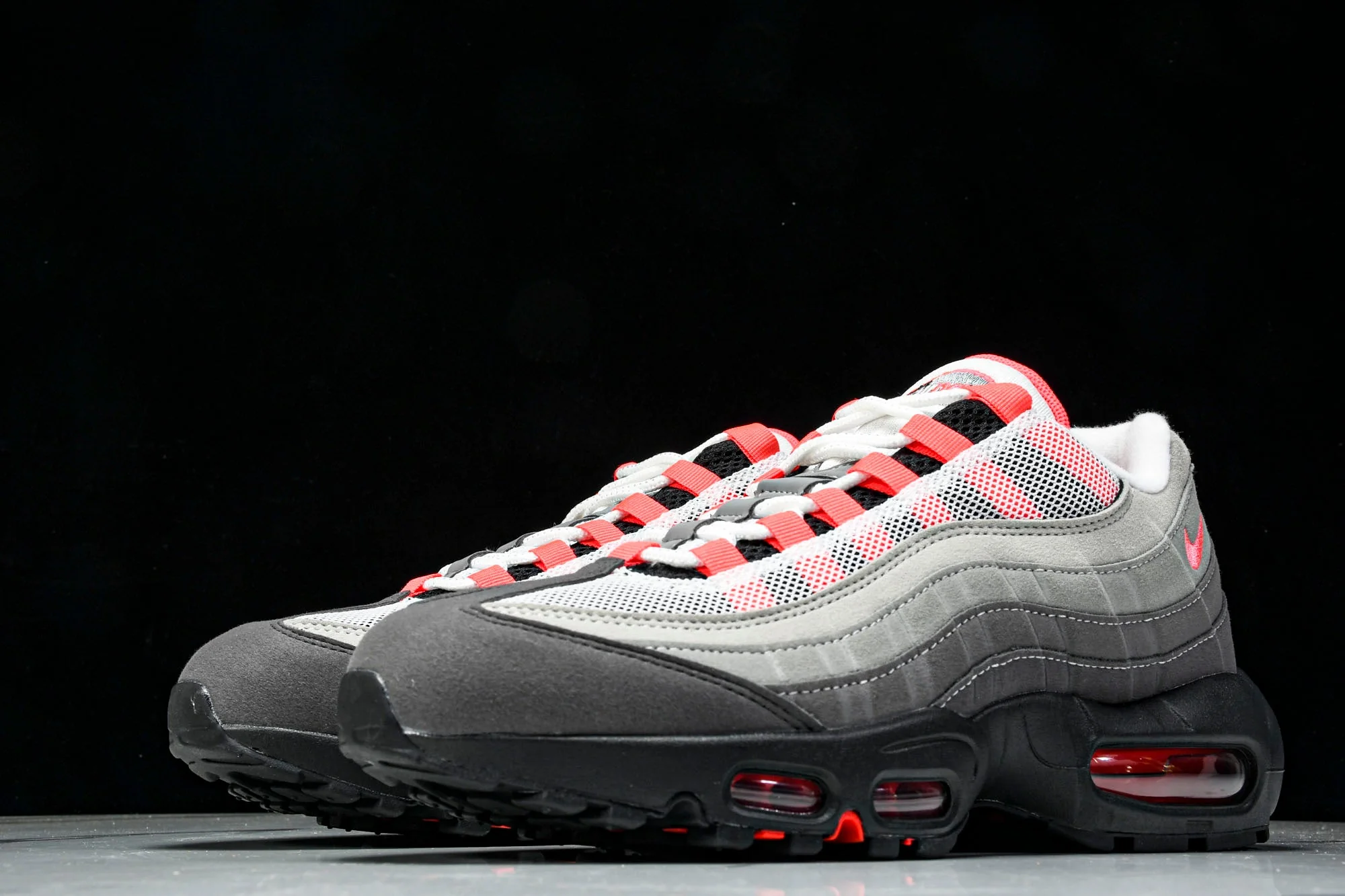 AM95 OG 'Solar Red'