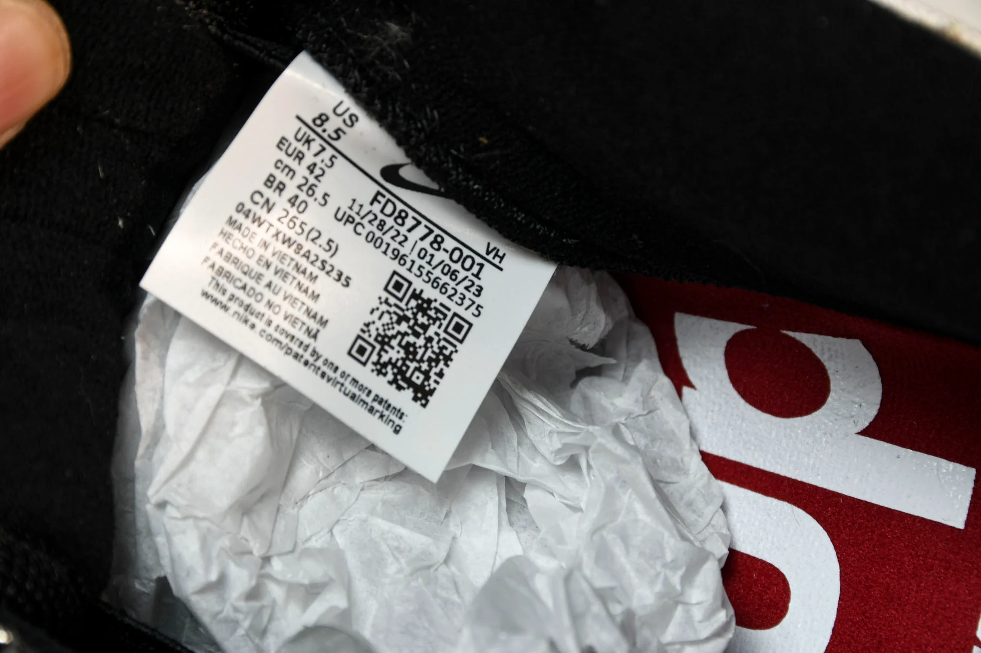 Supreme x SB Dnk Low 