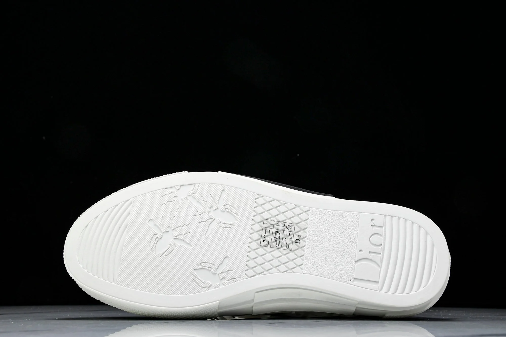 D1or B23 Low 'Oblique White'