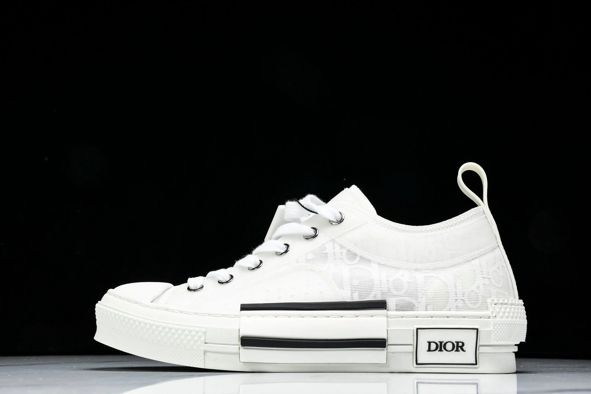 D1or B23 Low 'Oblique White'