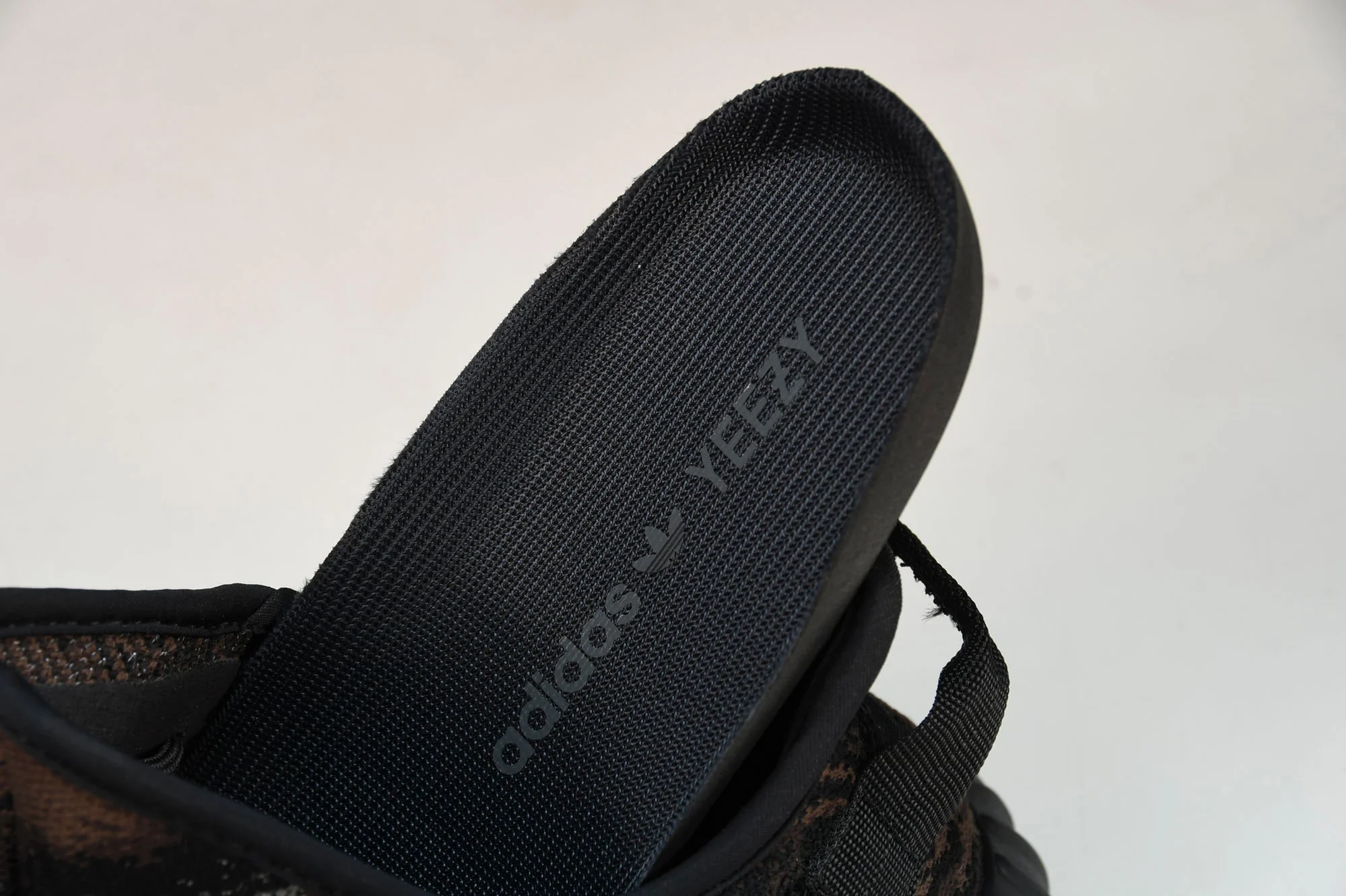 Yzy Boost 350 V2 'MX Rock'