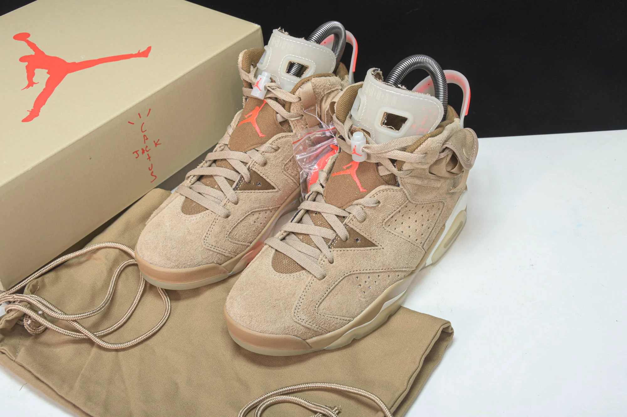Travis Scott AJ6 Retro 'British Khaki'