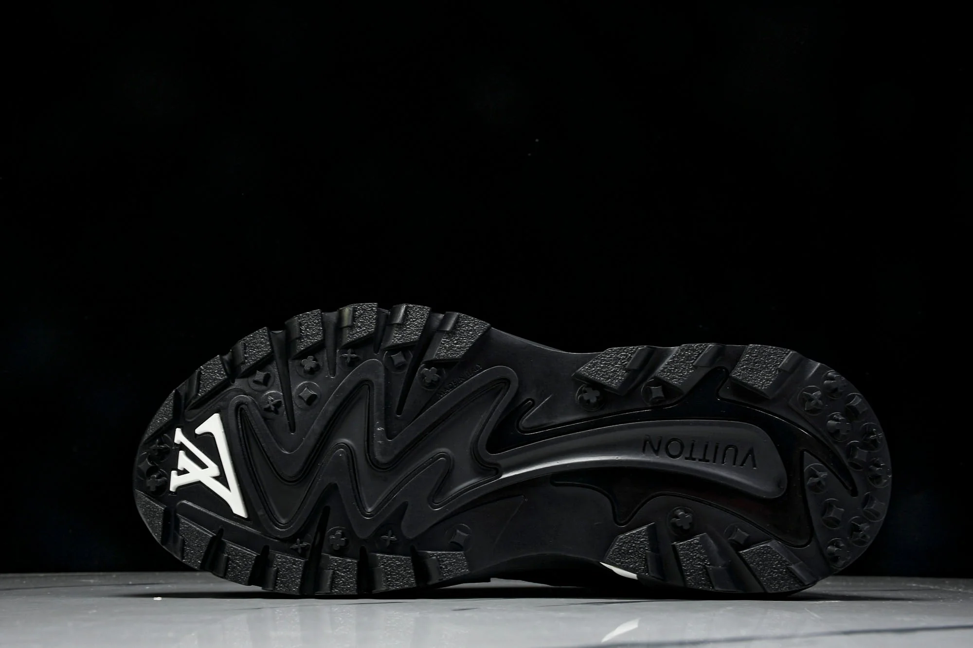 Louis Vuittоп Runner Tatic Sneaker 'Black White'