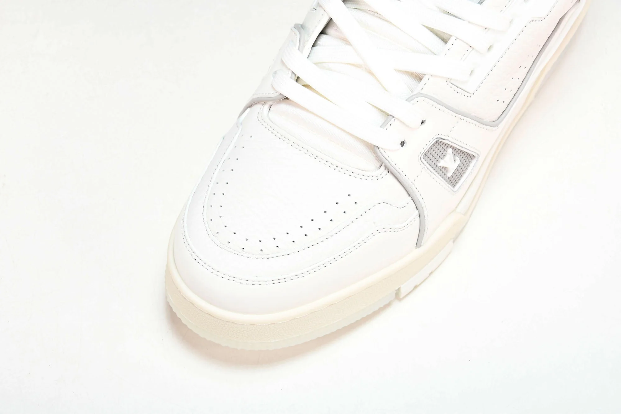 Louis Vuittоп Trainer Low 'White Signature'