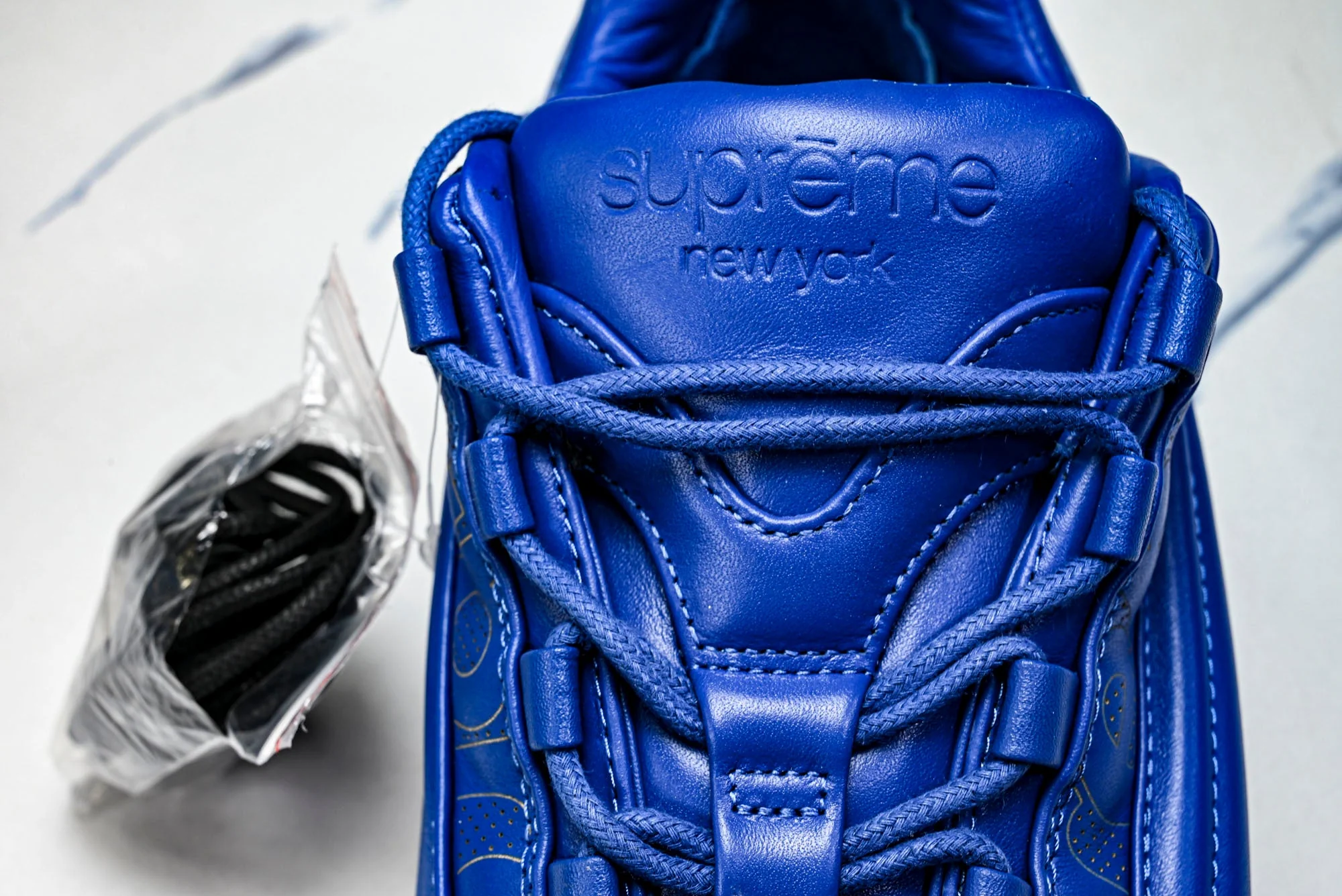 Supreme x AM95 Lux 'Hyper Cobalt'