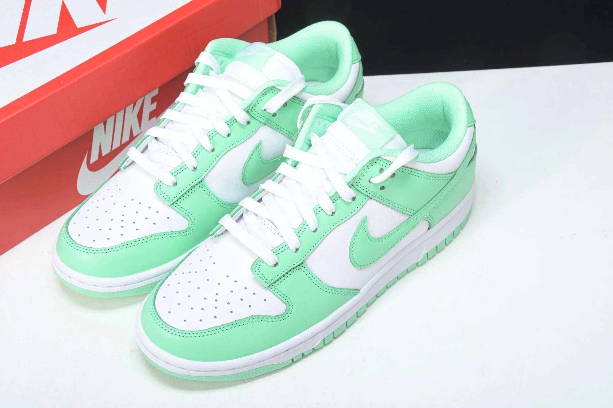 Dnk Low 'Green Glow'