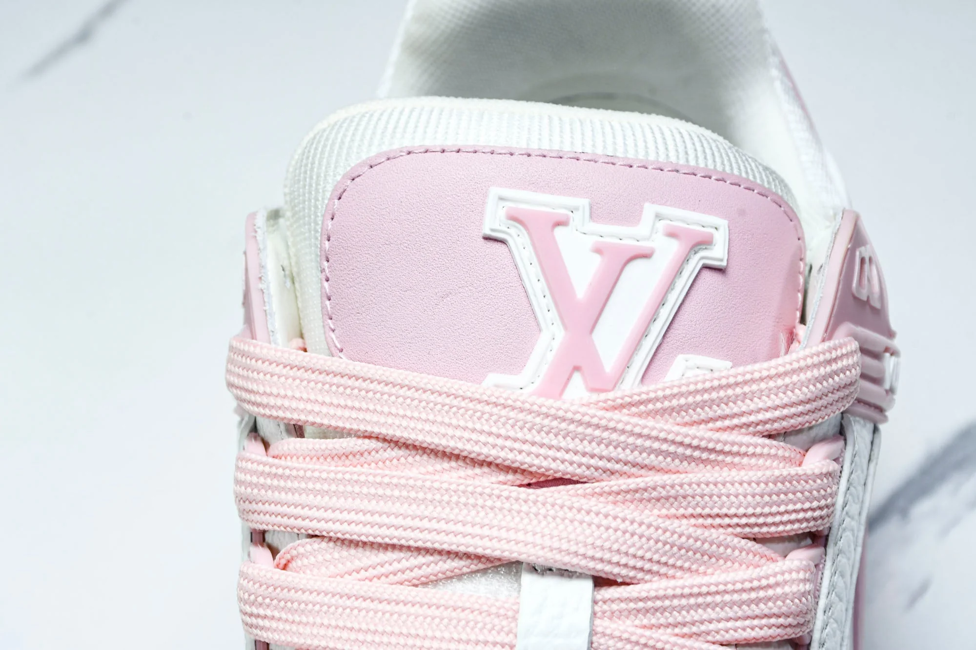 Louis Vuittоп Trainer Low 'Pink White'