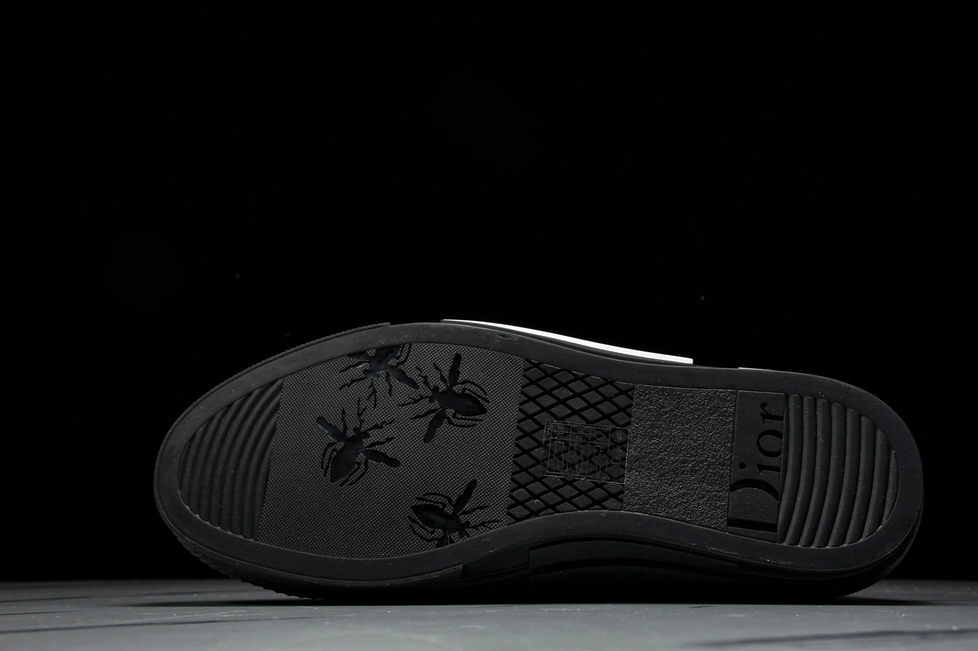 D1or B23 Low 'Oblique Black'