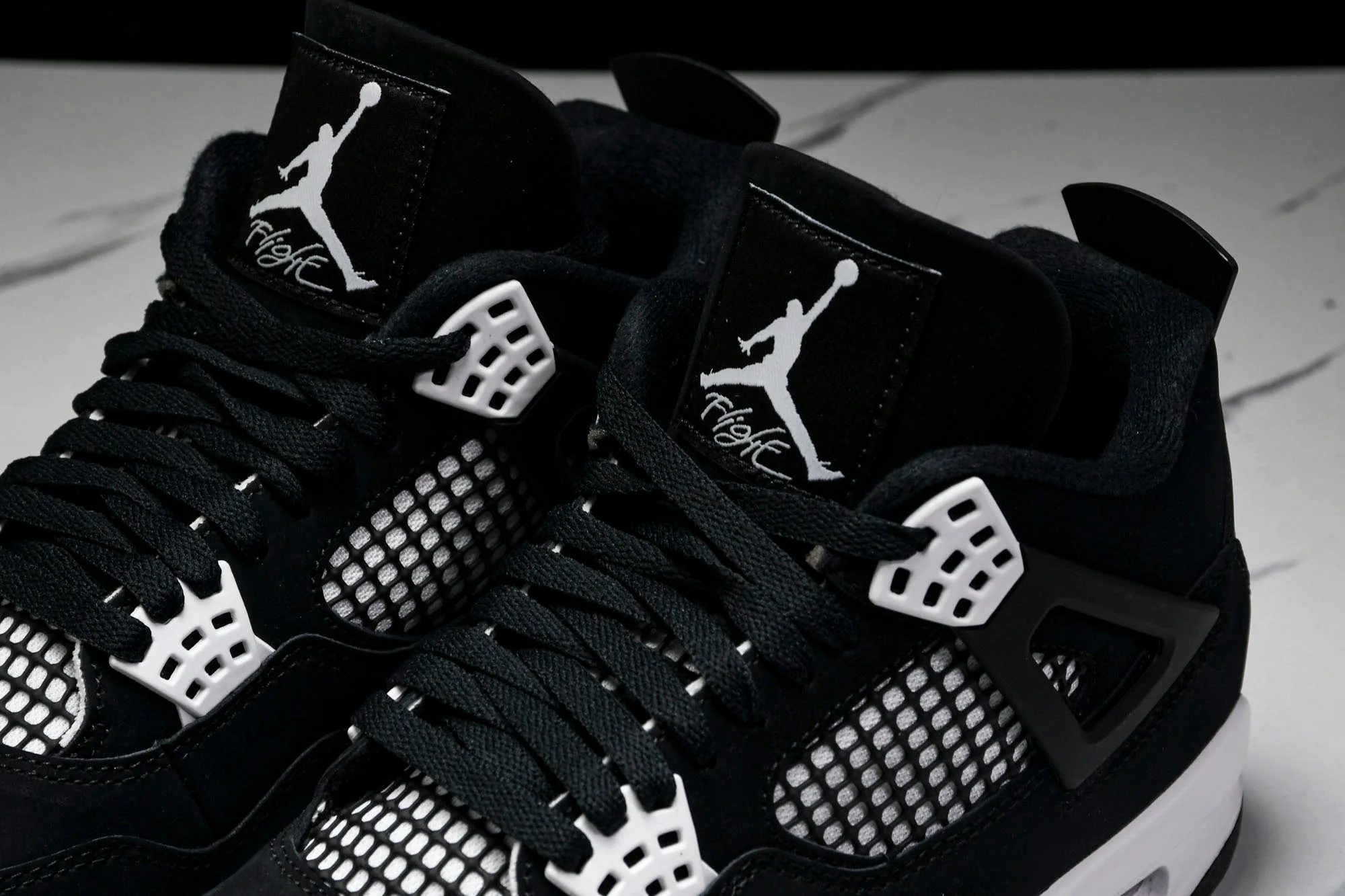 AJ4 Retro 'White Thunder'