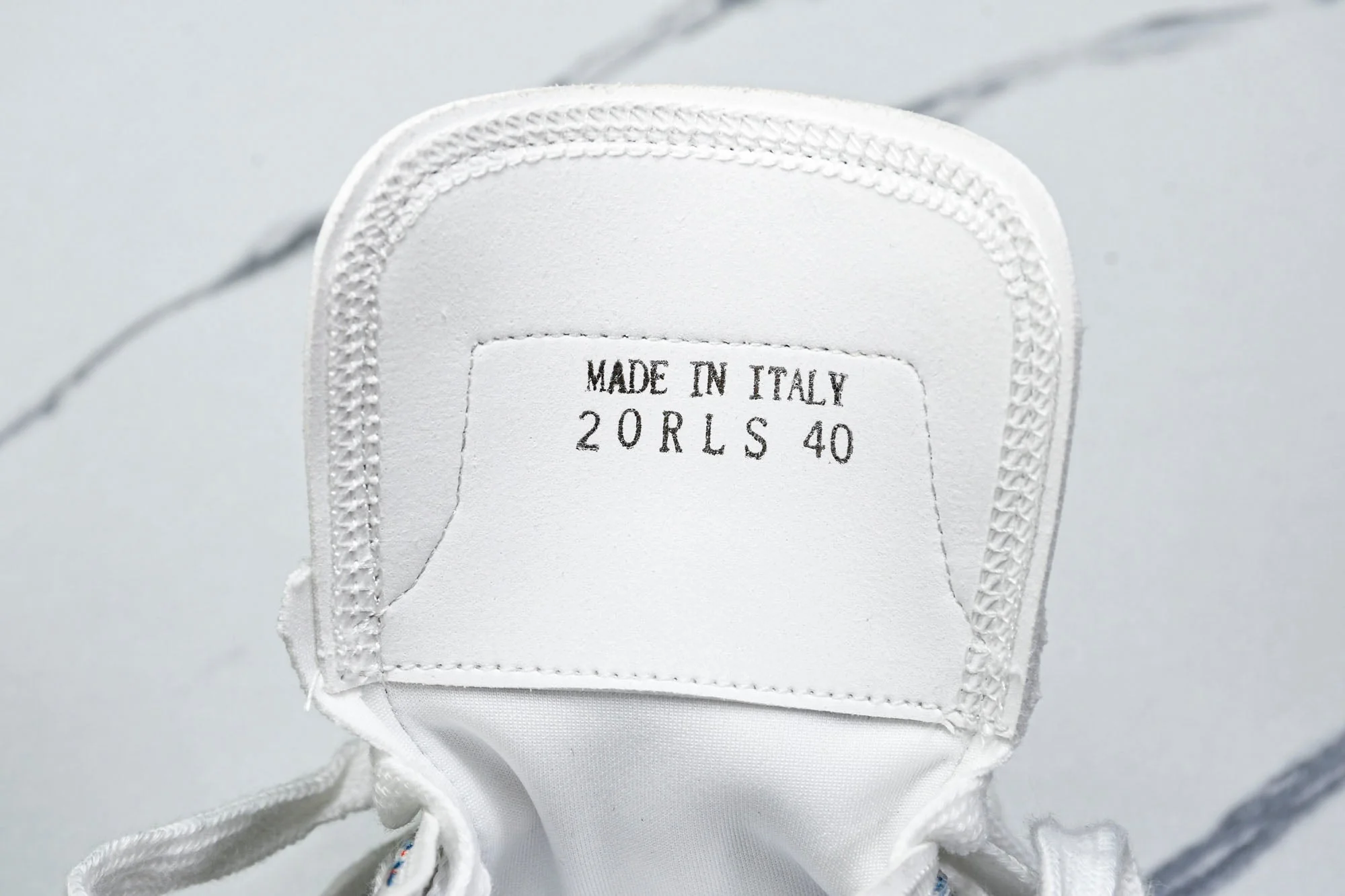 D1or B23 Low 'Oblique Red Blue Pixel'