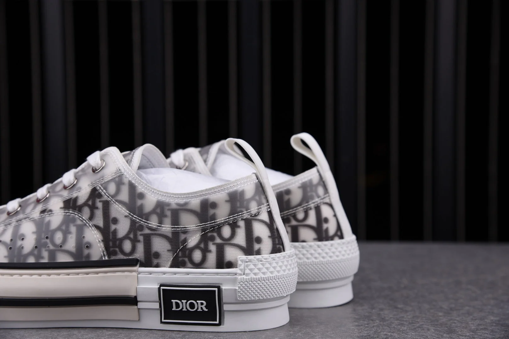 D1or B23 Low 'Oblique'