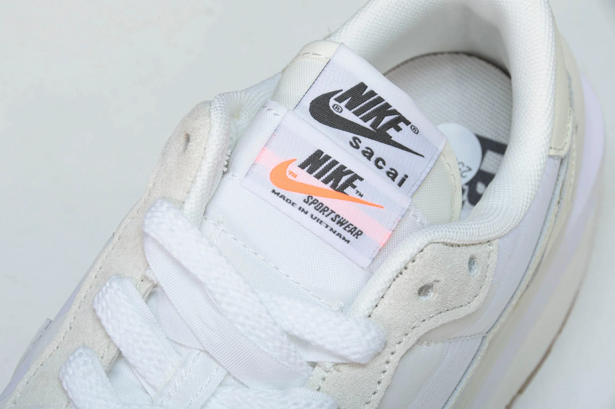 Sacai VaporWaffle 'Sail Gum'