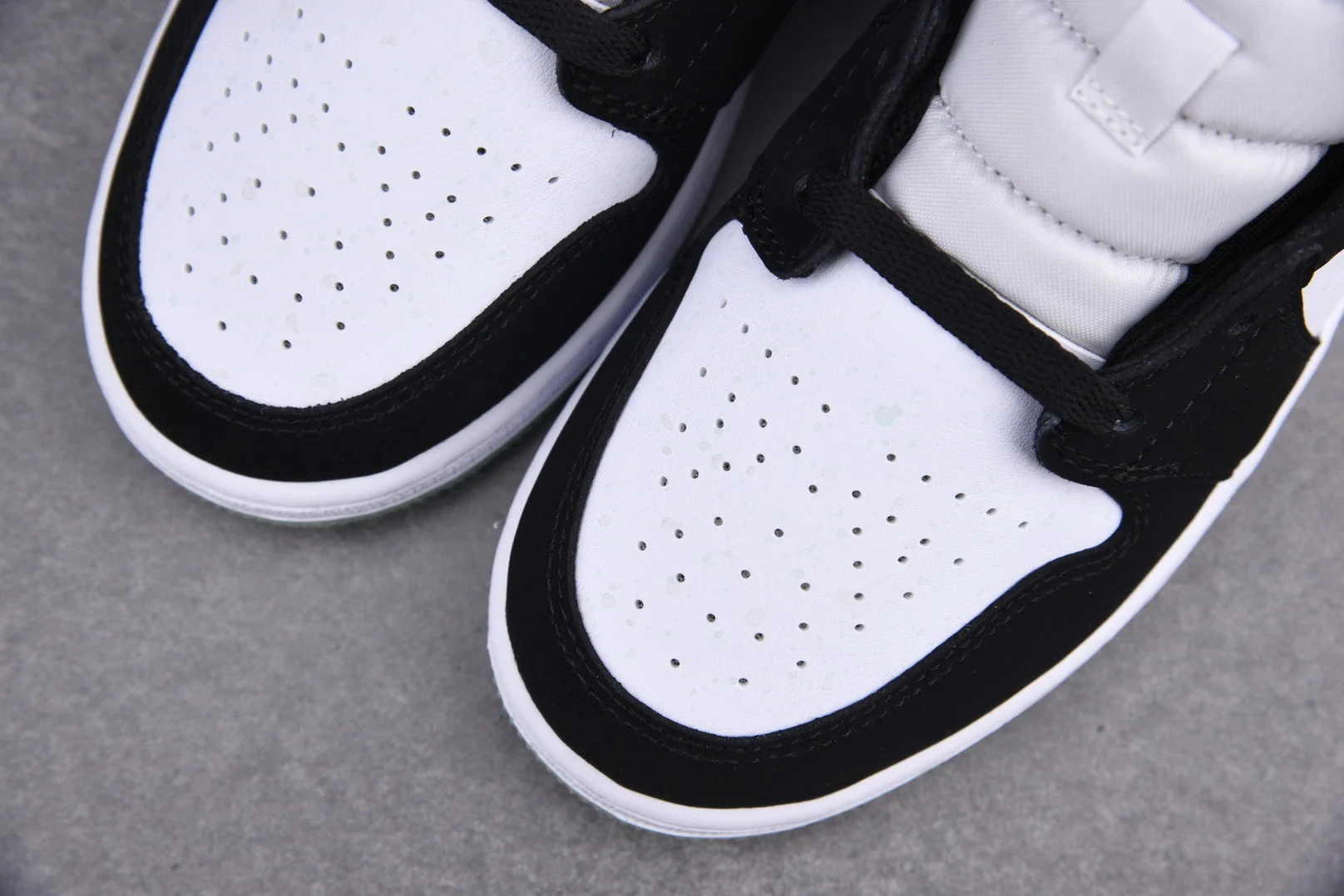 AJ1 Mid SE GS 'Glow in the Dark Panda'