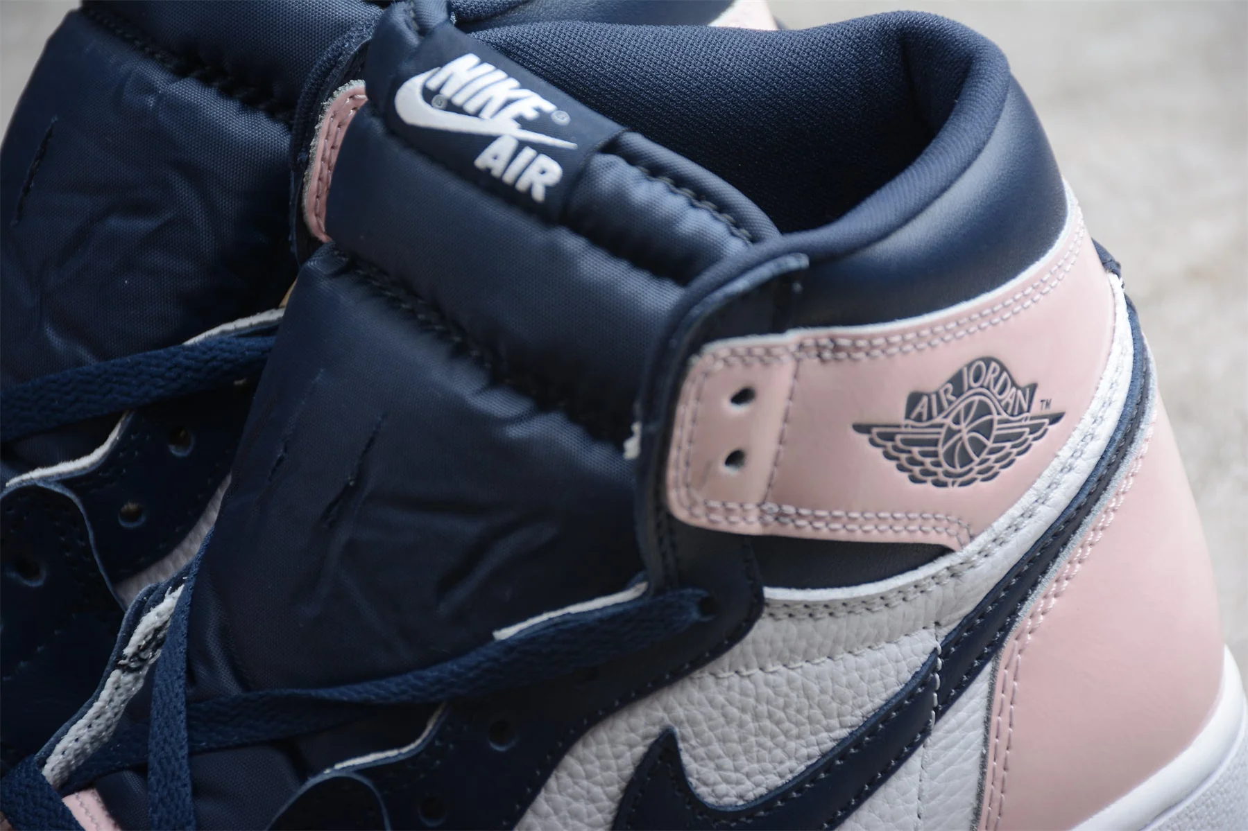 AJ1 Retro High OG 'Atmosphere'