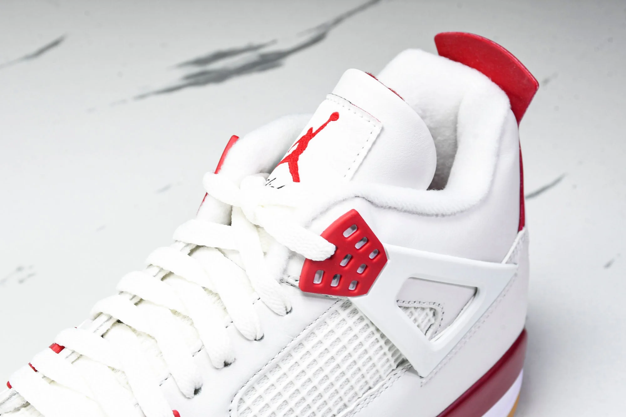 AJ4 Retro SB 'Varsity Red' (Friends & Family)