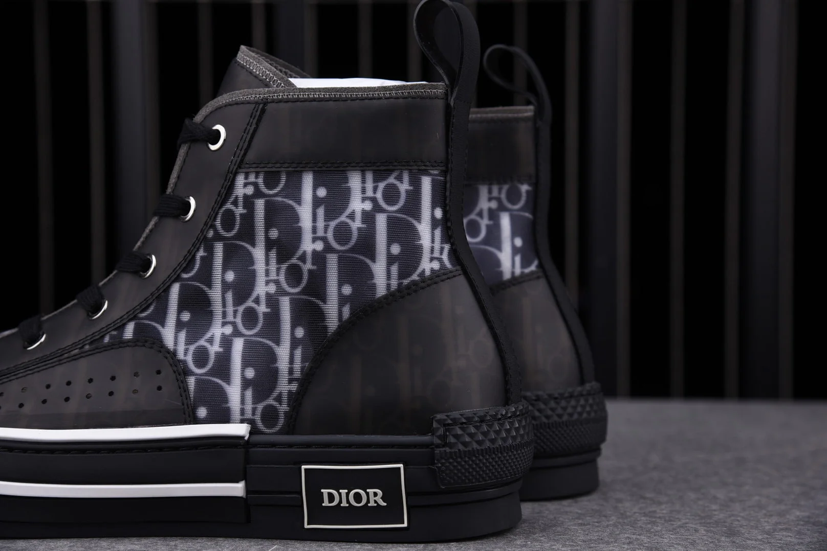 D1or B23 High 'Oblique Black'