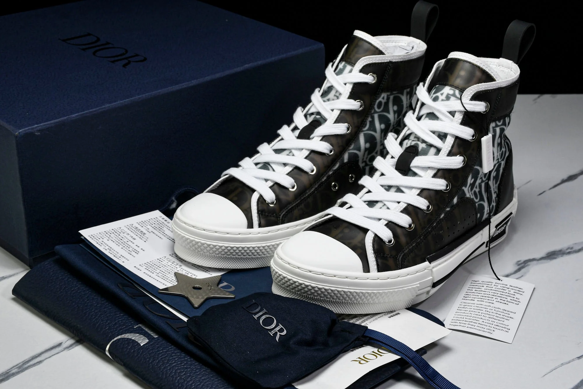 D1or B23 High 'Oblique Black White'