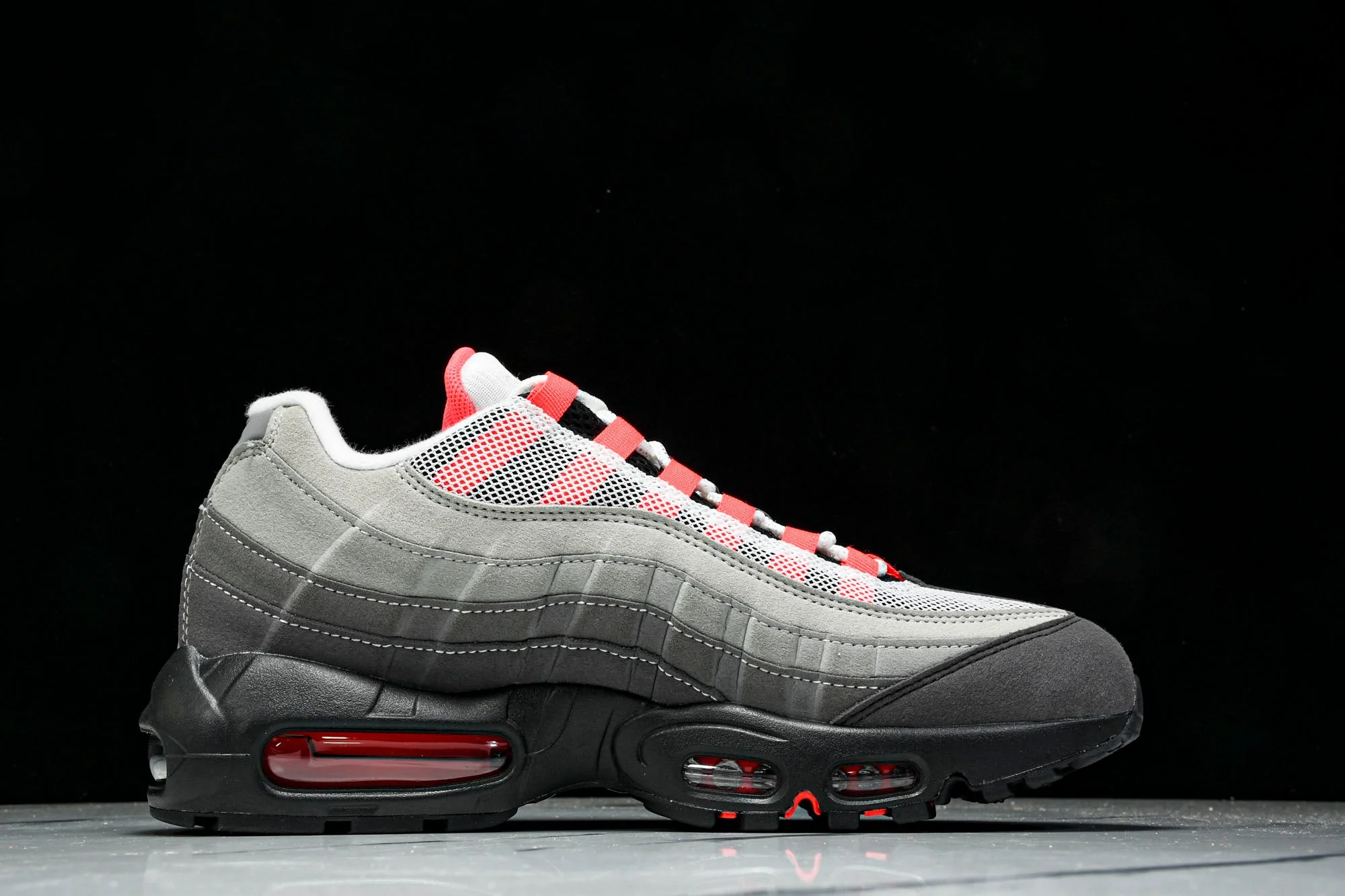 AM95 OG 'Solar Red'