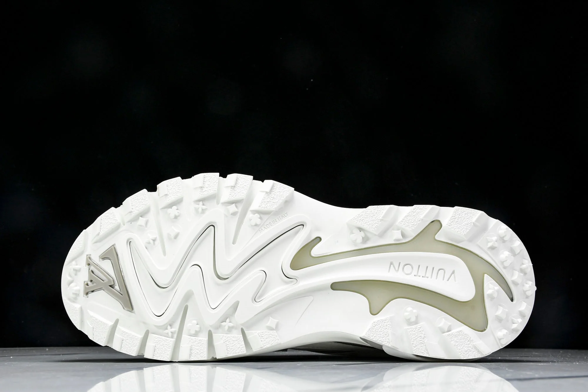 Louis Vuittоп Runner Tatic Sneaker 'White'