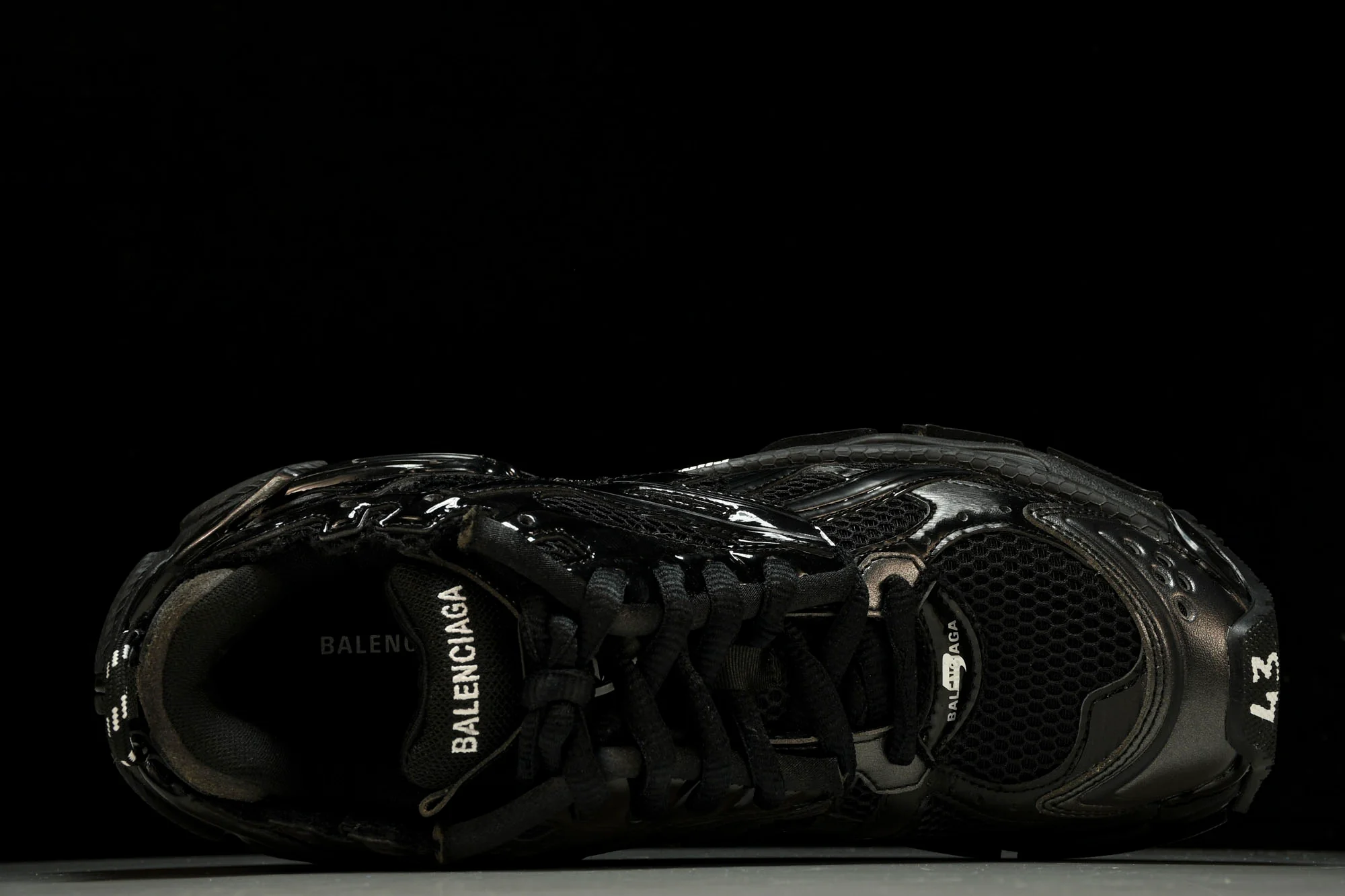 Runner 'Triple Black - Glossy'