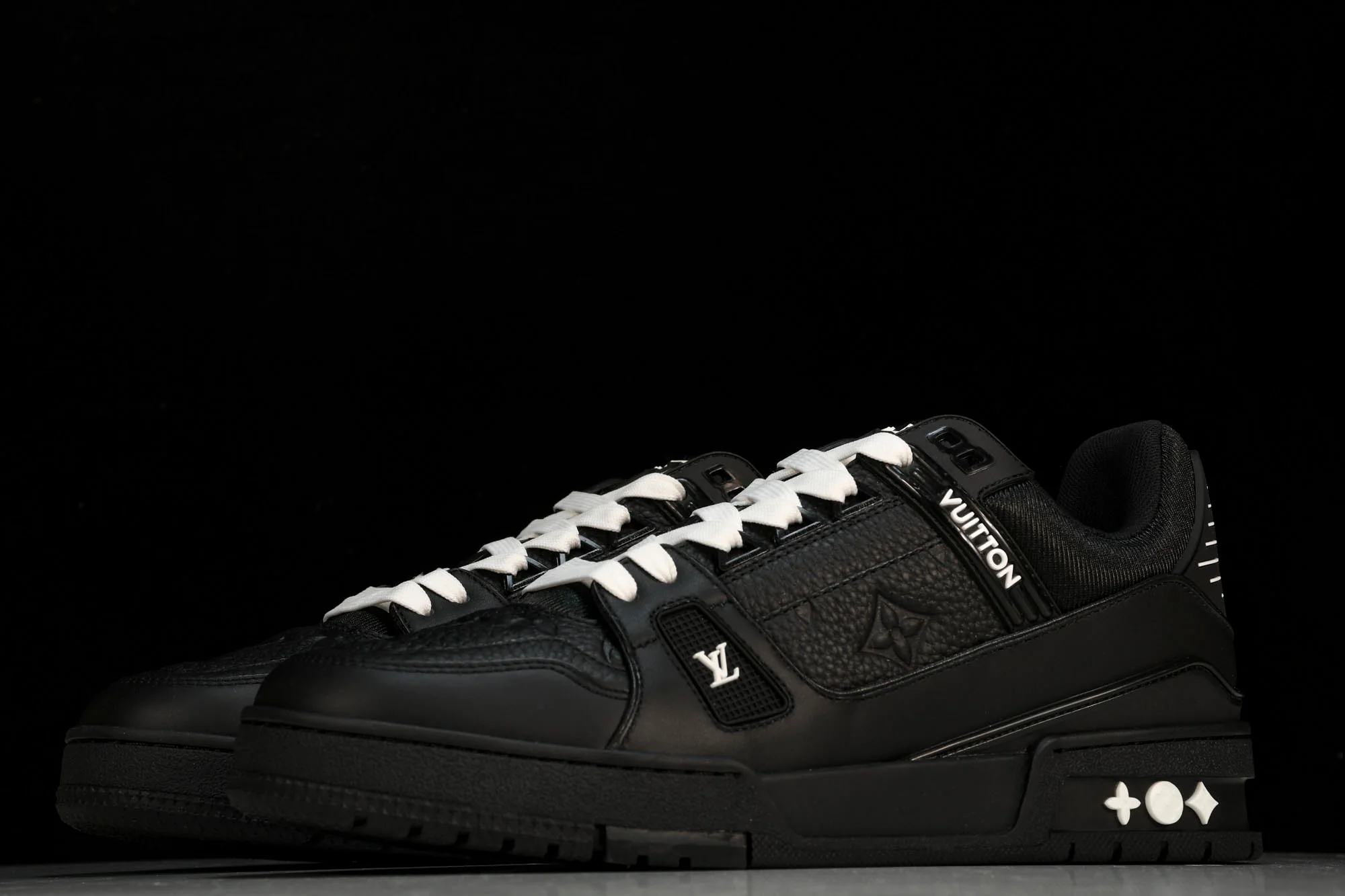 Louis Vuittоп Trainer Low 'Black Embossed'