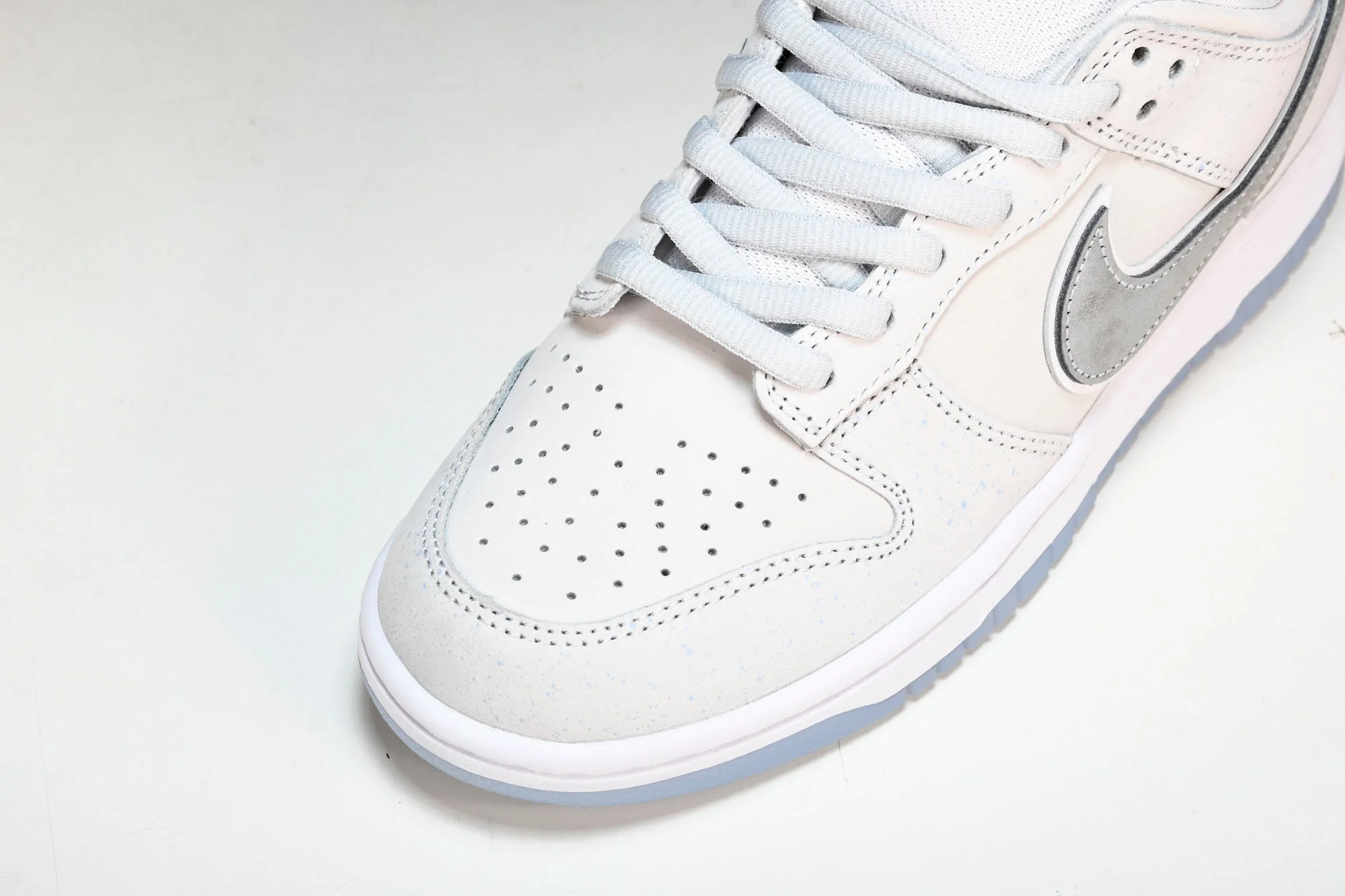 Concepts x SB Dnk Low 'White Lobster' (Friends & Family)