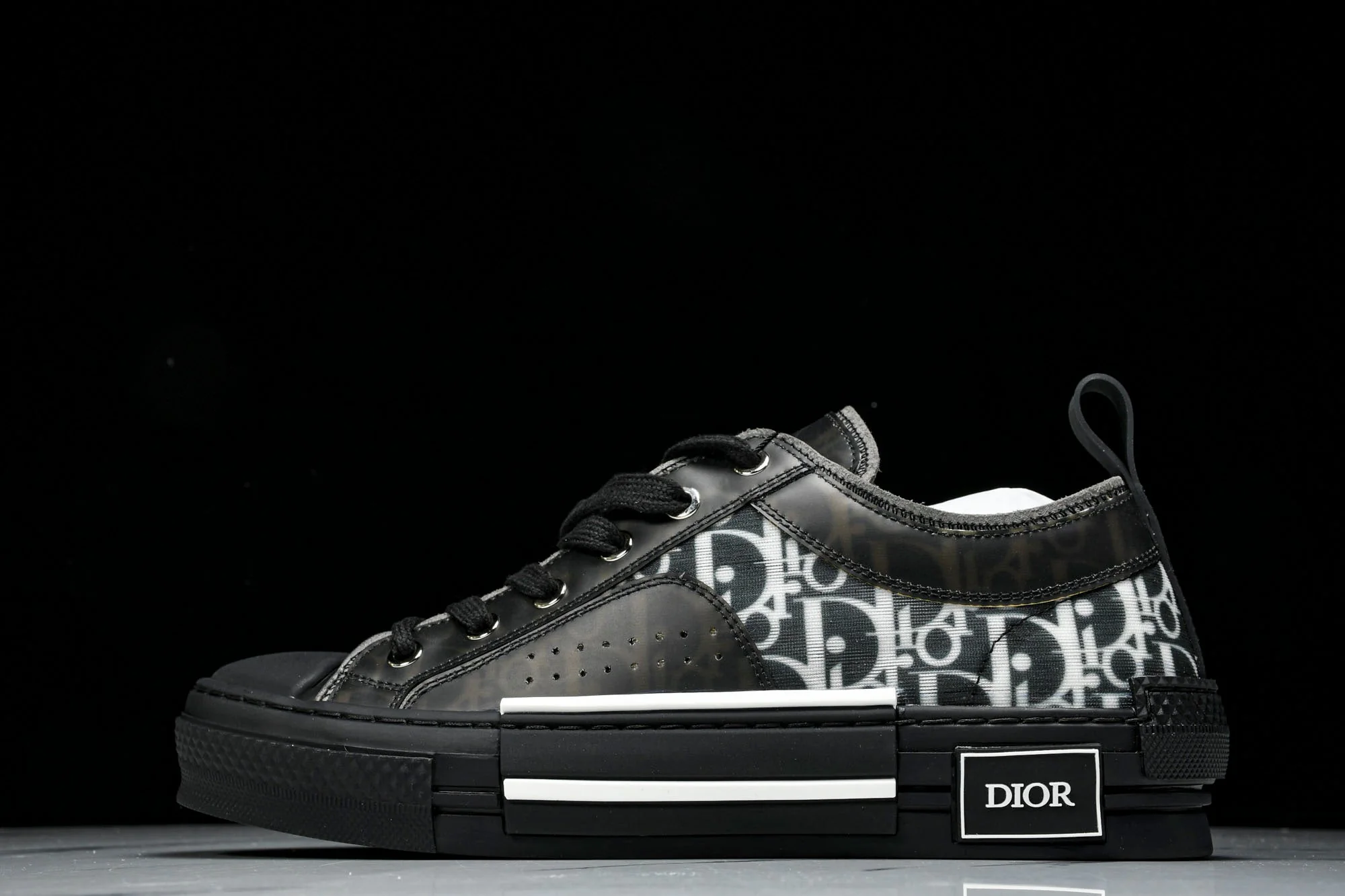 D1or B23 Low 'Oblique Black'