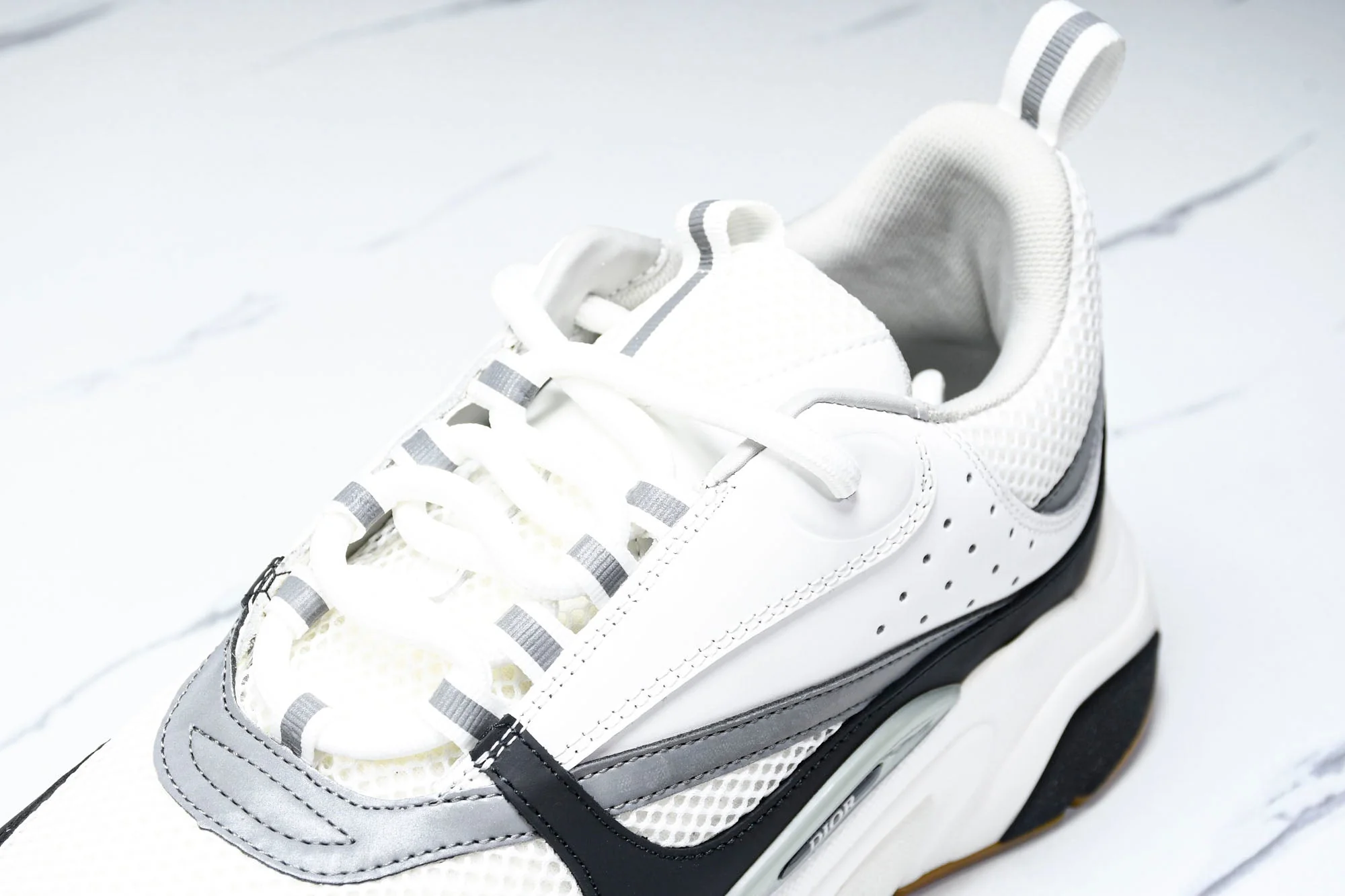 D1or B22 'White Black Gum'