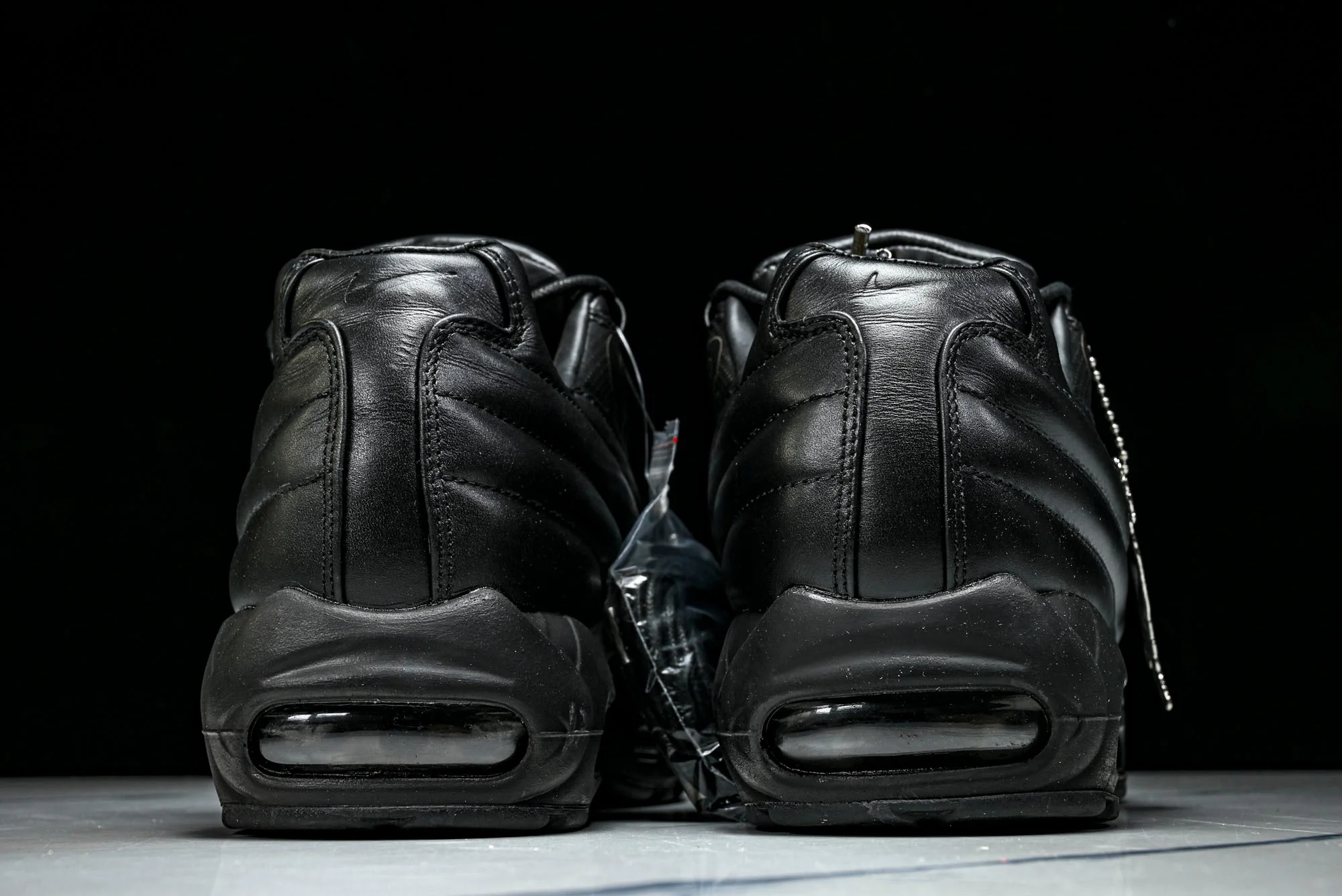 Supreme x AM95 Lux 'Black'