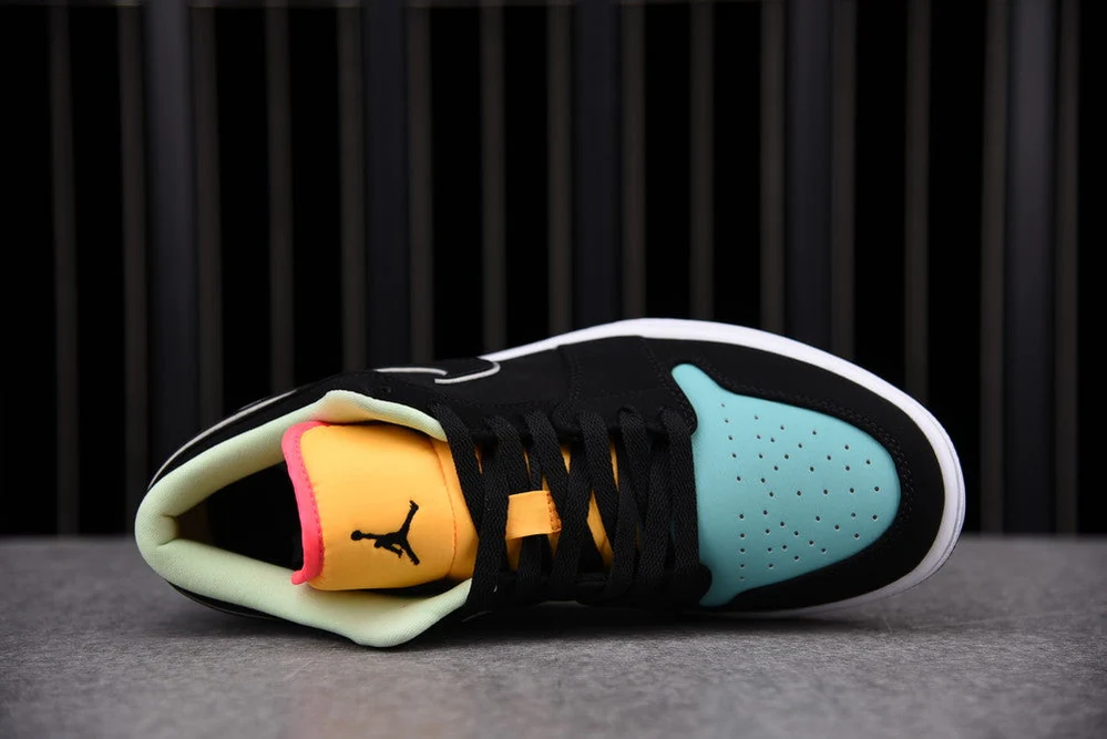 AJ1 Low SE 'Aurora Green'