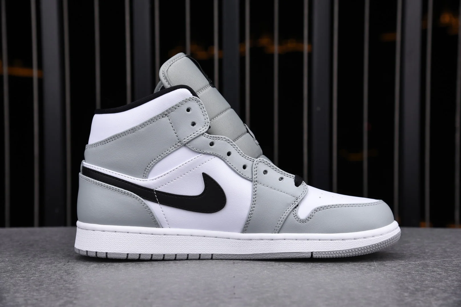 AJ1 Mid 'Smoke Grey'